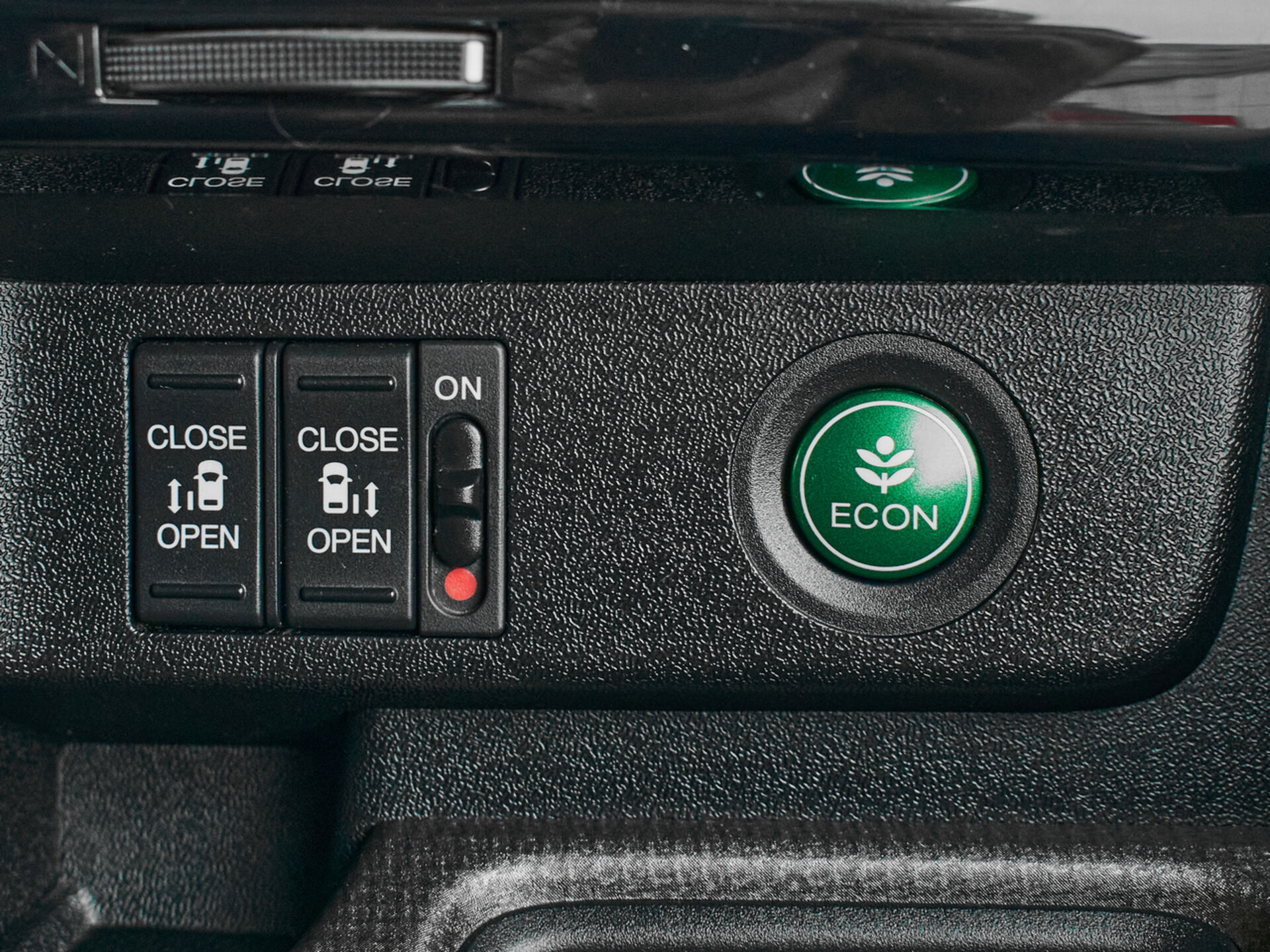 Купить Honda Stepwgn 1.5 CVT (150 л.с.), 2015 в Екатеренбурге