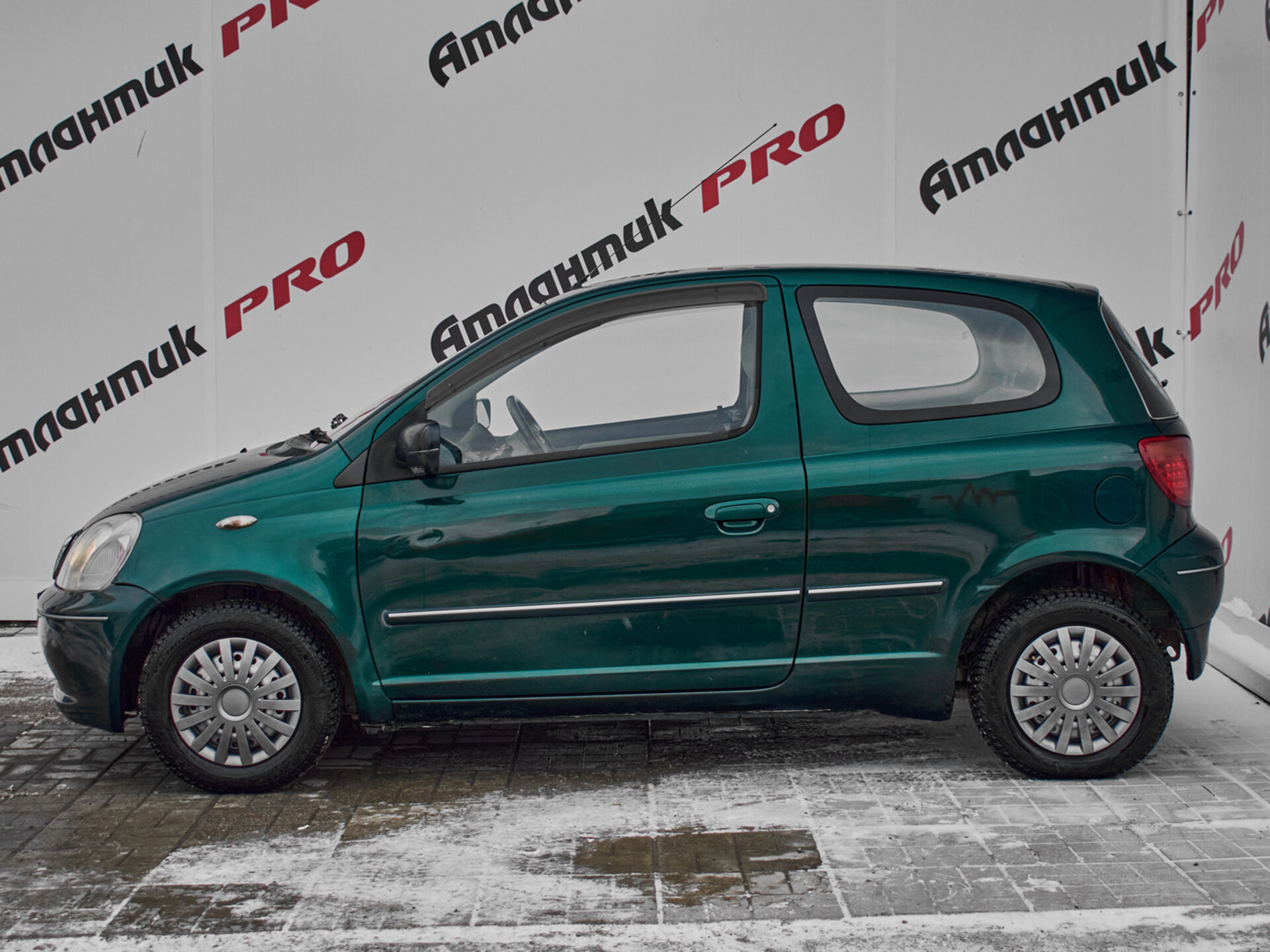 Купить Toyota Vitz 1.3 AT (86 л.с.), 2000 в Екатеренбурге