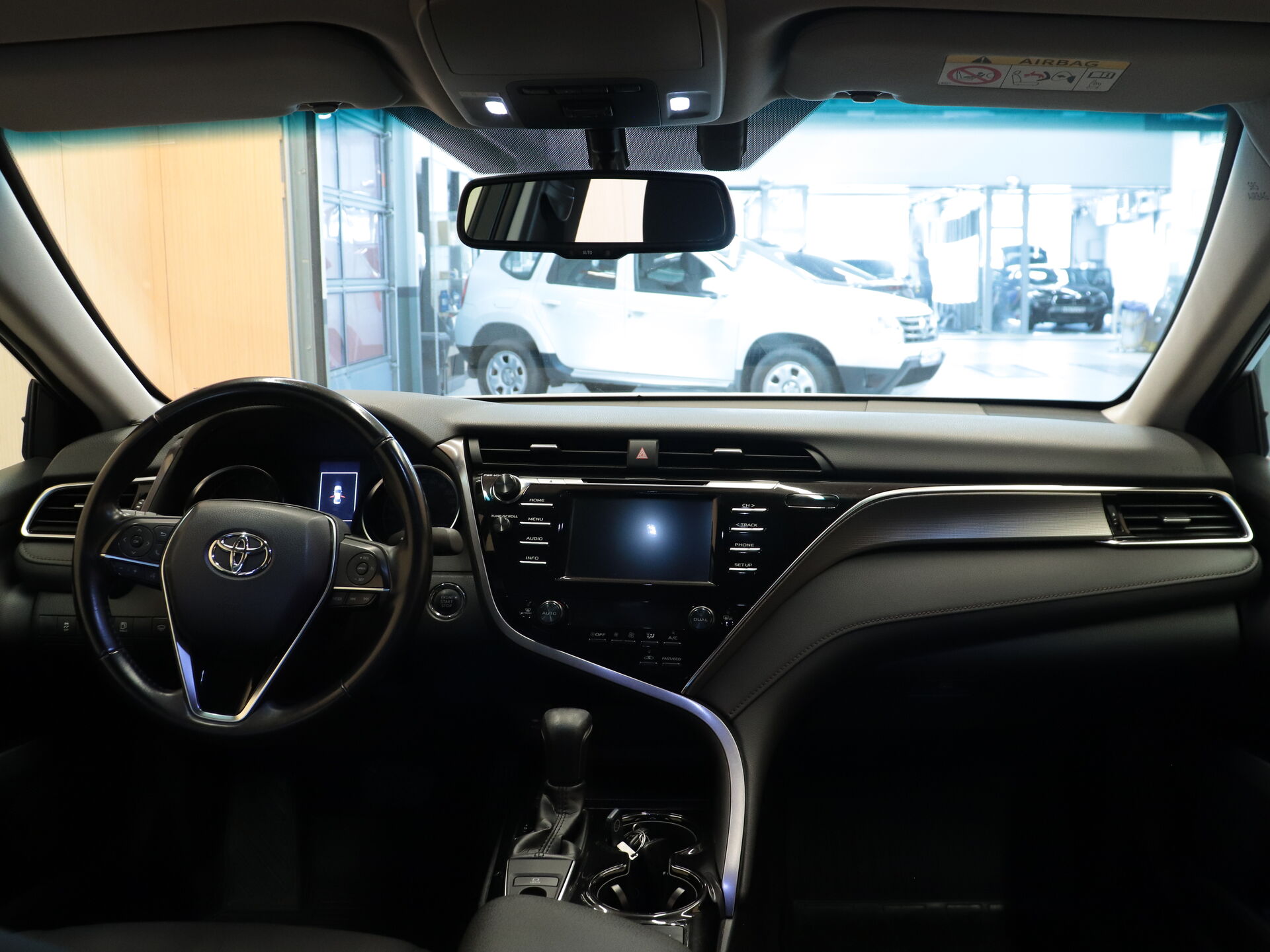 Toyota Camry 2019 12