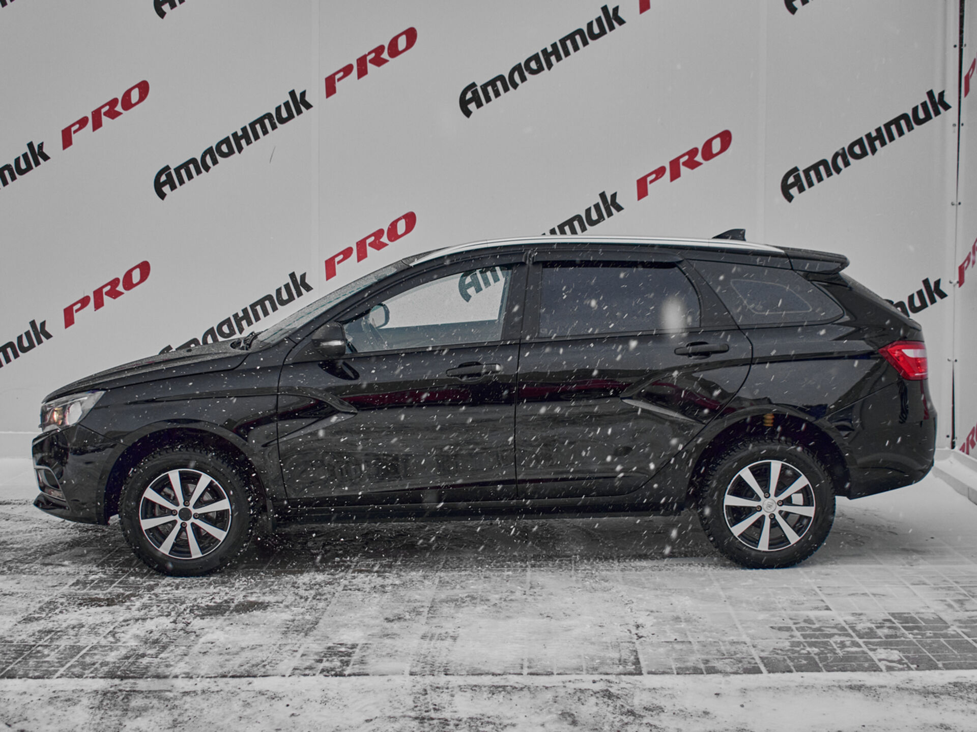 Купить Lada (ВАЗ) Vesta SW 1.6 MT (106 л.с.), 2022 в Екатеренбурге