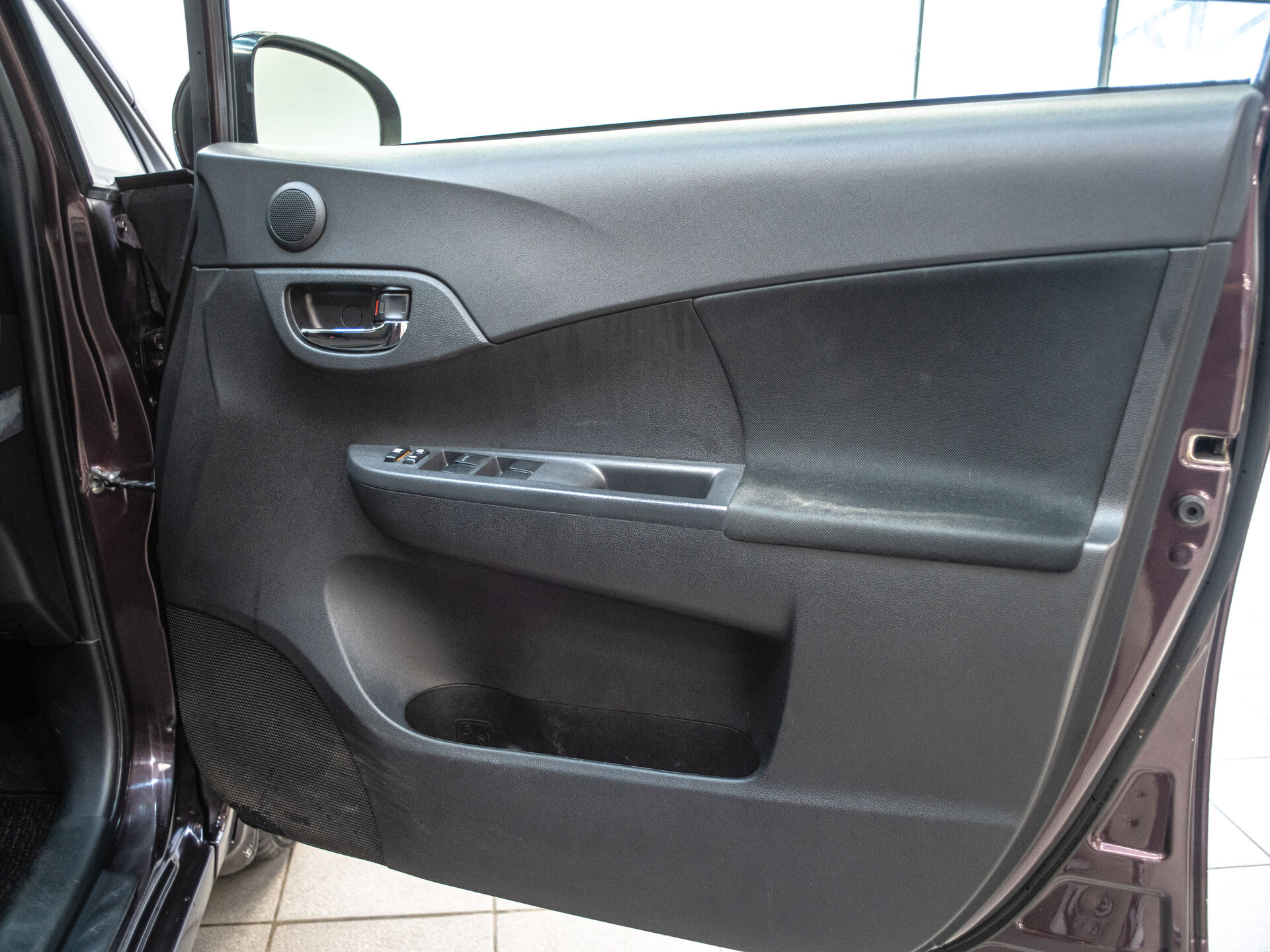 Toyota Ractis 2014 6