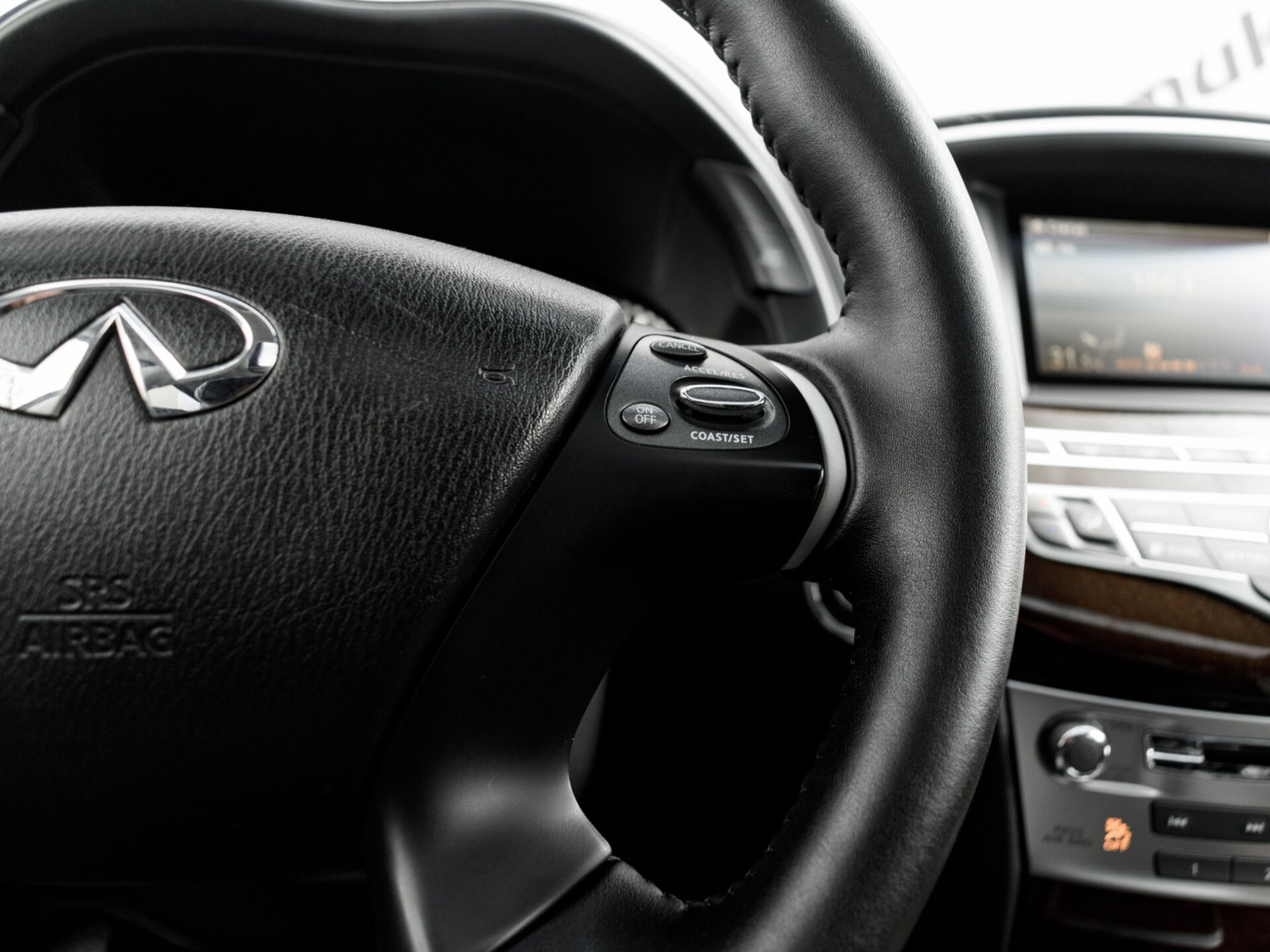 Купить Infiniti QX60 3.5 CVT (262 л.с.) 4WD, 2017 в Екатеренбурге