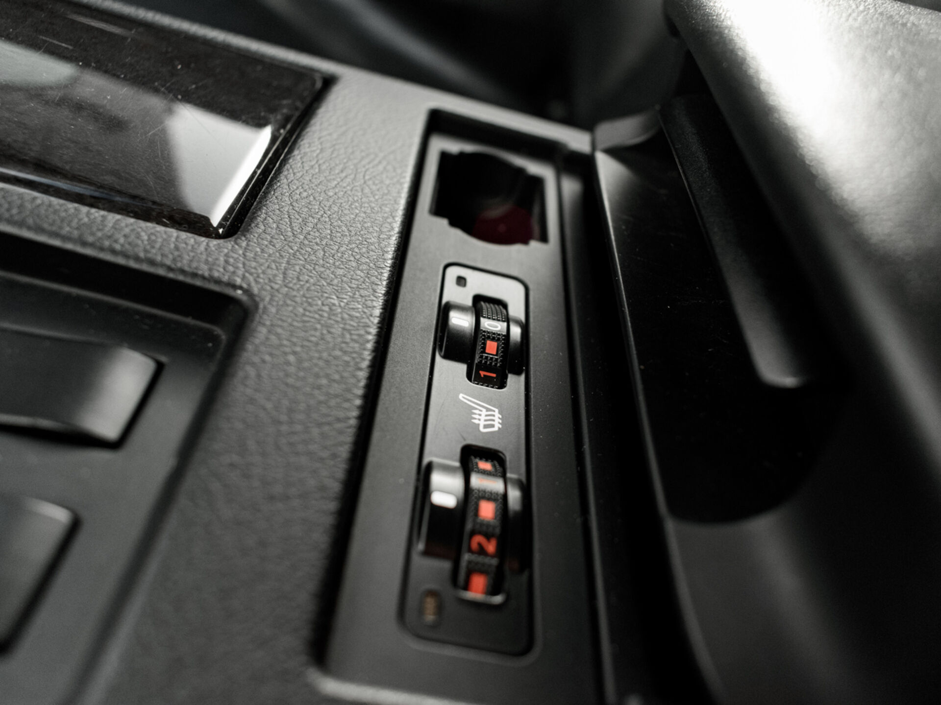 Купить Lexus RX 270 2.7 AT (188 л.с.), 2013 в Екатеренбурге