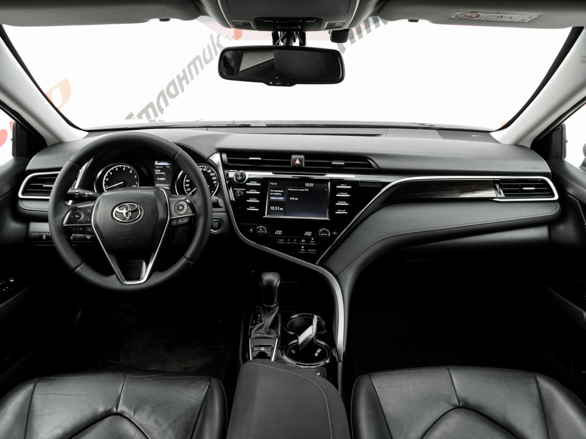 Купить Toyota Camry 2.5 AT (181 л.с.), 2019 в Екатеренбурге