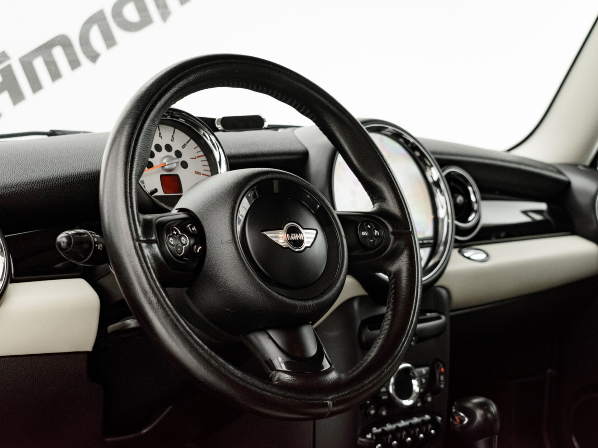 Купить MINI Hatch Cooper S 1.6 AT (184 л.с.), 2012 в Екатеренбурге