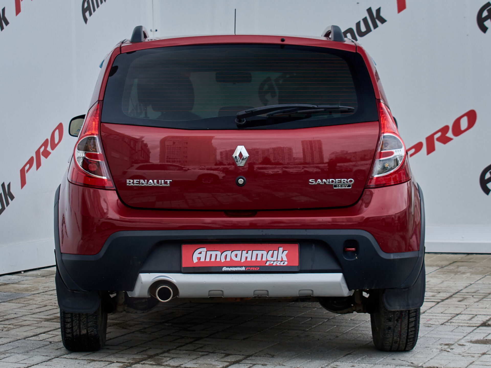 Купить Renault Sandero Stepway 1.6 AT (103 л.с.), 2013 в Екатеренбурге