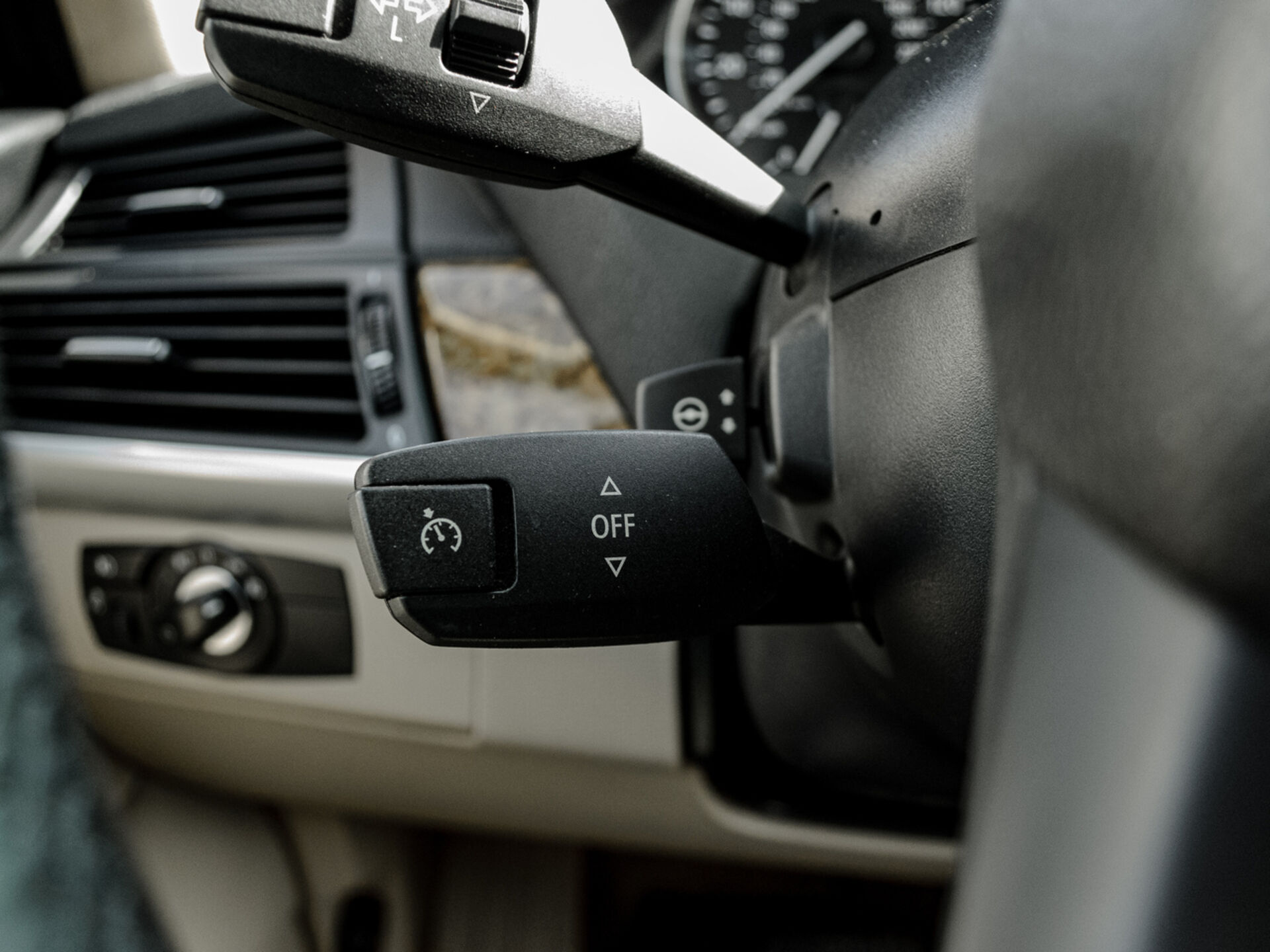 Купить BMW X5 30i 3.0 AT (264 л.с.) 4WD, 2009 в Екатеренбурге
