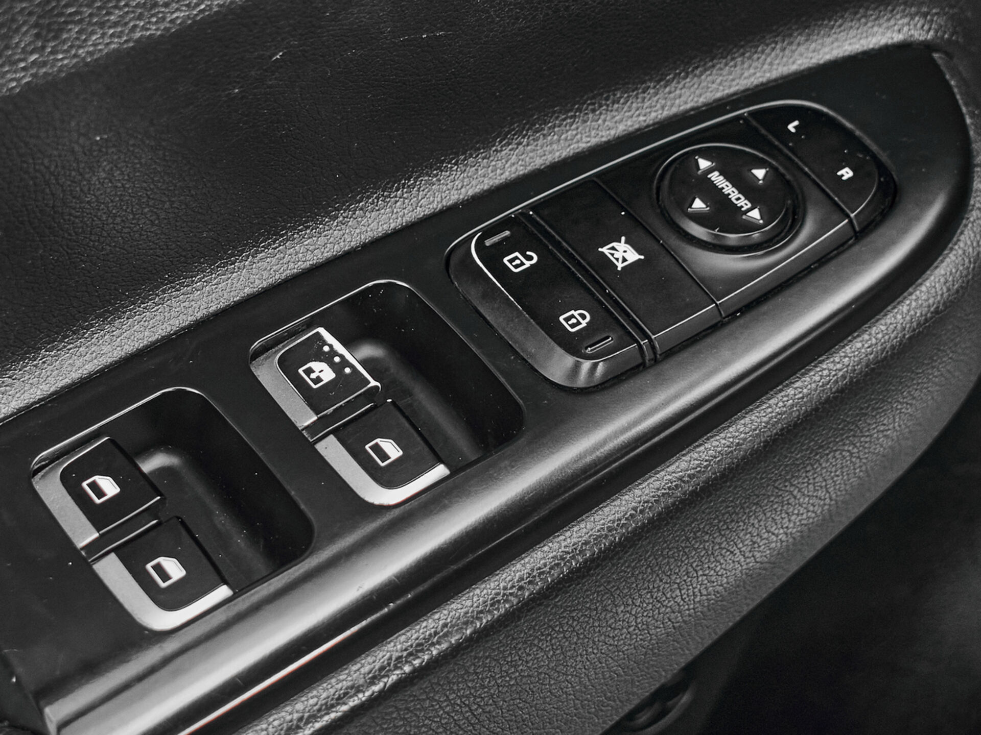 Купить Kia Rio 1.6 AT (123 л.с.), 2018 в Екатеренбурге