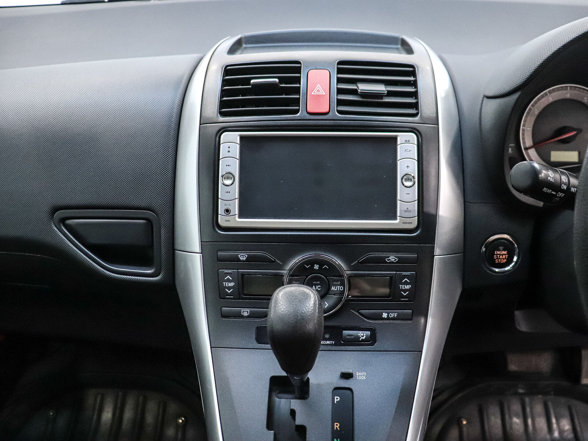 Toyota Auris 2010 10