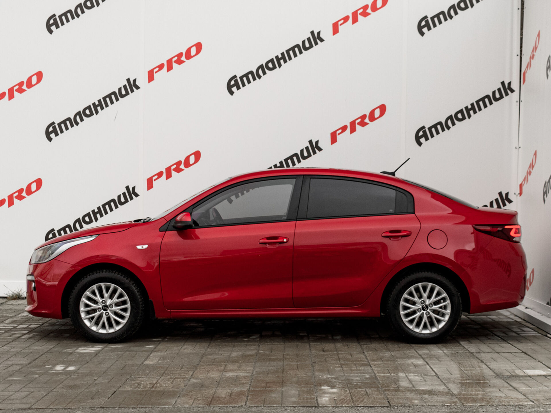 Купить Kia Rio 1.6 MT (123 л.с.), 2019 в Екатеренбурге