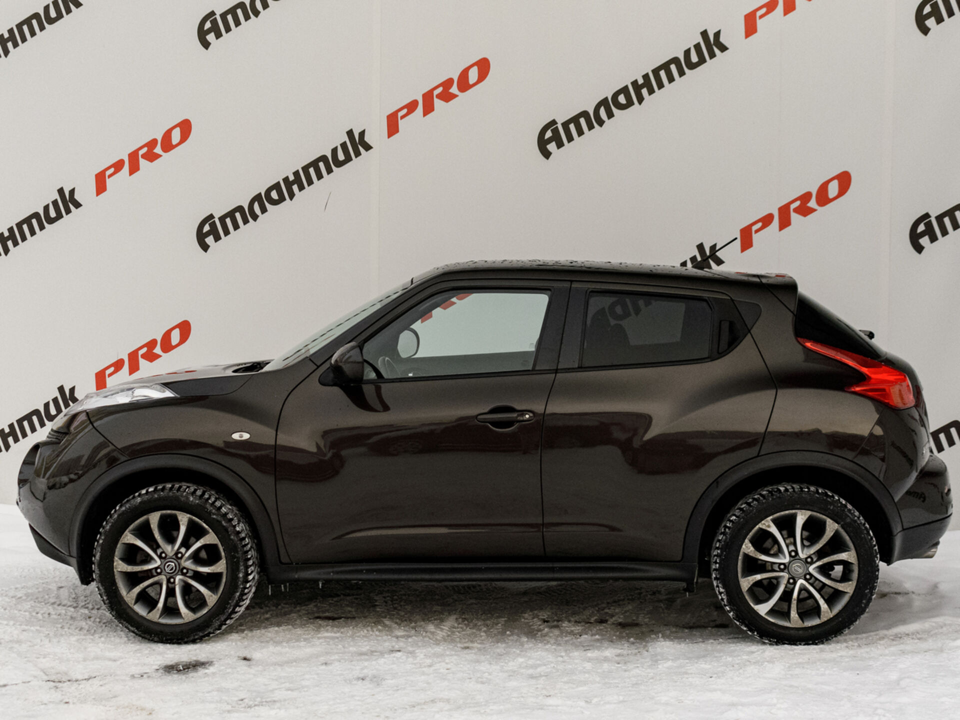 Купить Nissan Juke 1.6 CVT (117 л.с.), 2013 в Екатеренбурге
