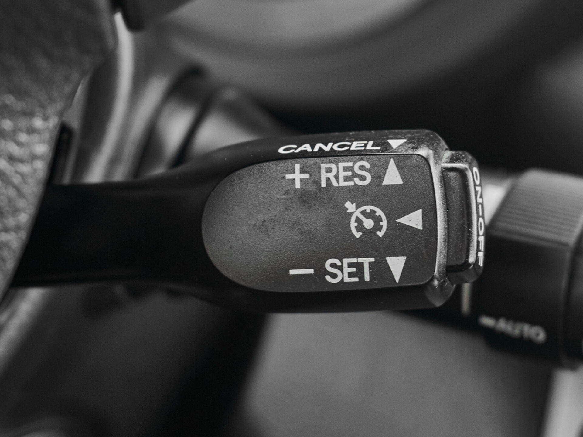 Купить Toyota RAV4 2.4 AT (170 л.с.) 4WD, 2012 в Екатеренбурге