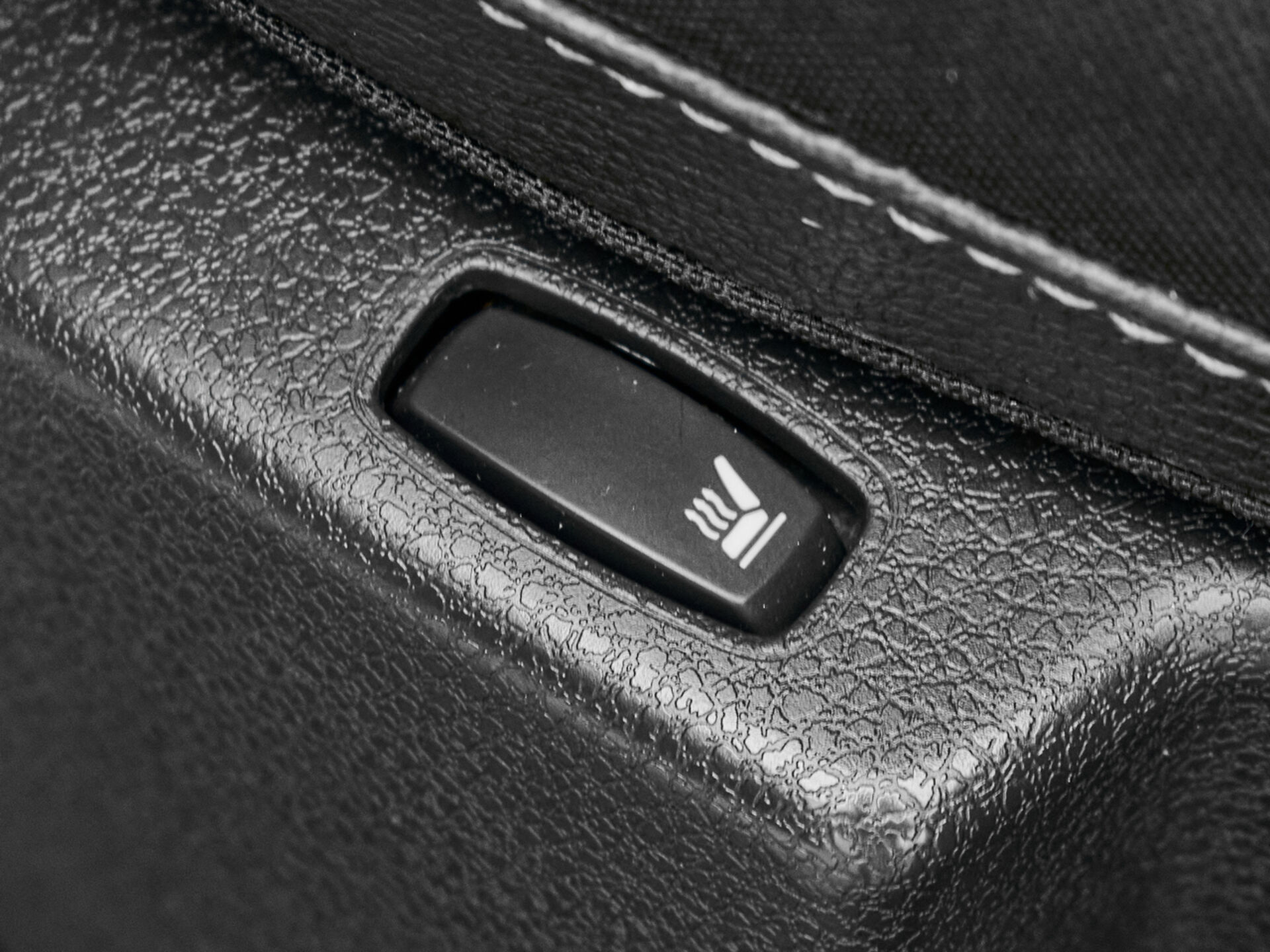 Купить Lada (ВАЗ) XRAY 1.6 MT (106 л.с.), 2017 в Екатеренбурге