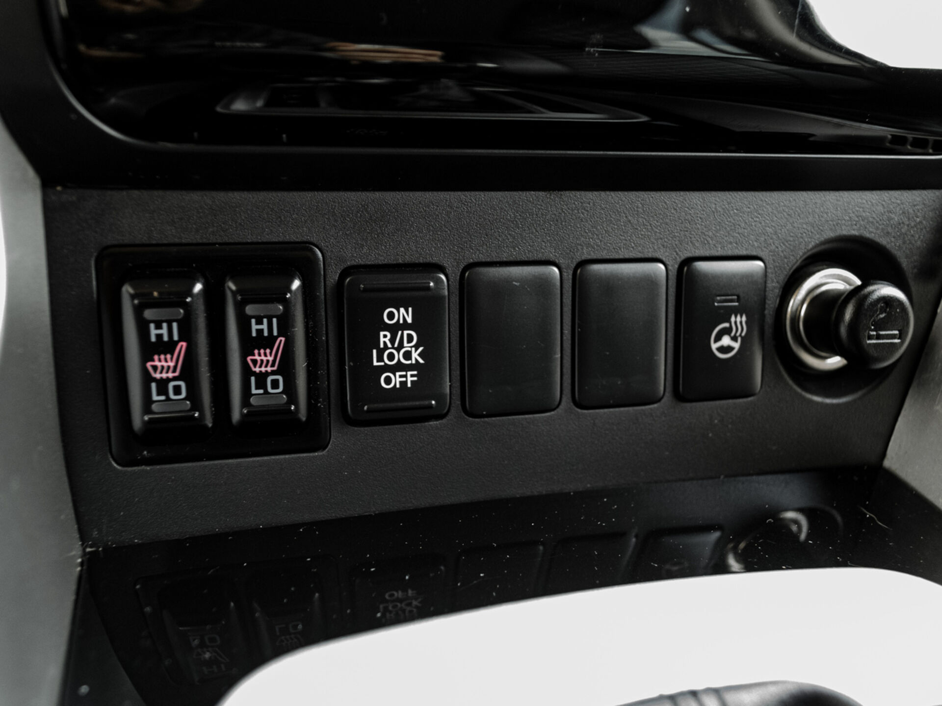 Купить Mitsubishi Pajero Sport 2.4d AT (181 л.с.) 4WD, 2018 в Екатеренбурге