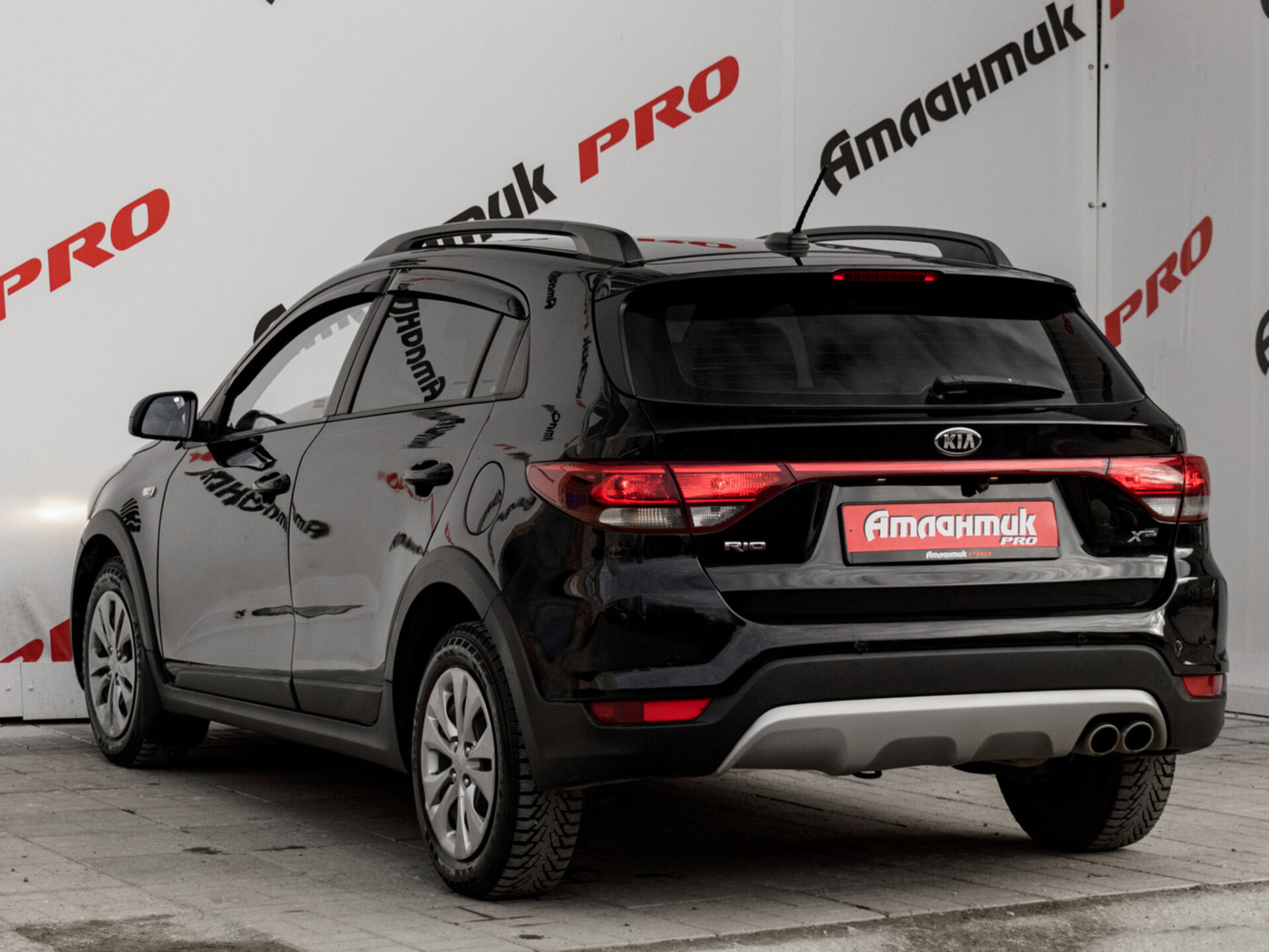 Купить Kia Rio X-Line 1.6 AT (123 л.с.), 2017 в Екатеренбурге