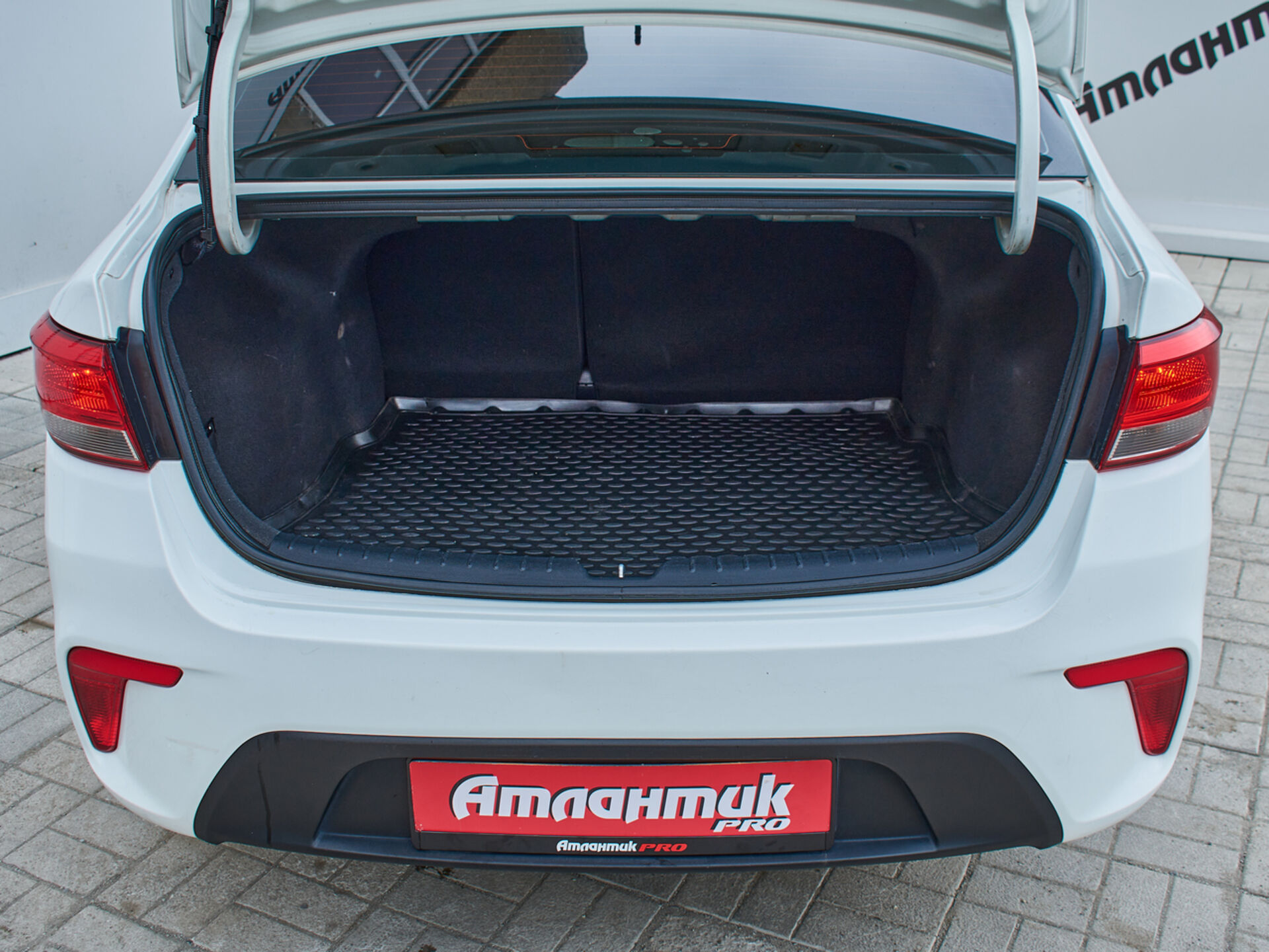Купить Kia Rio 1.6 AT (123 л.с.), 2018 в Екатеренбурге