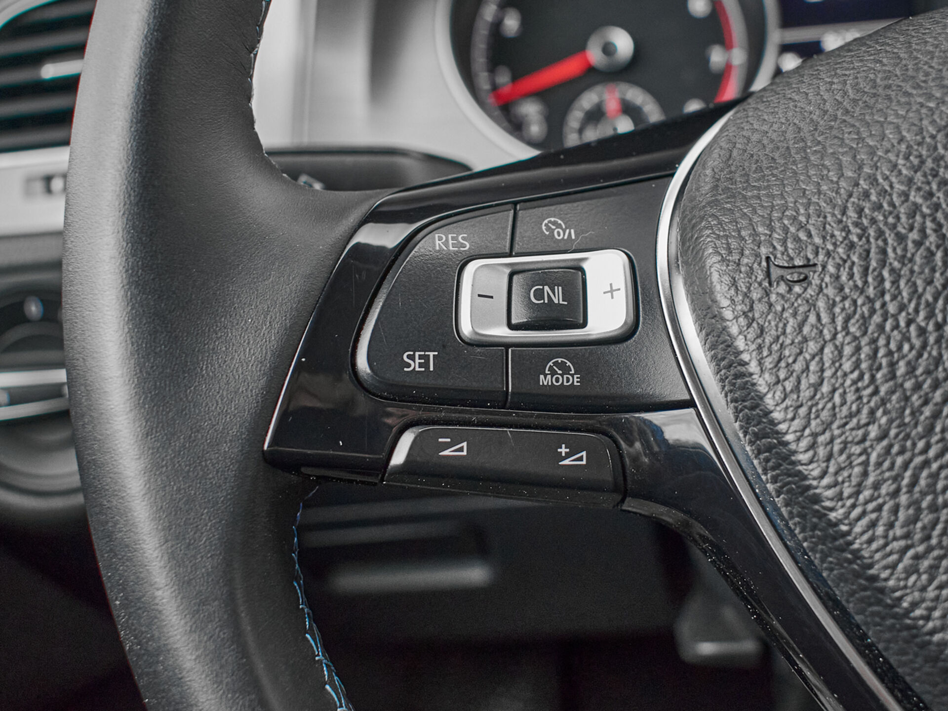 Купить Volkswagen Golf 1.4 AMT (122 л.с.), 2013 в Екатеренбурге