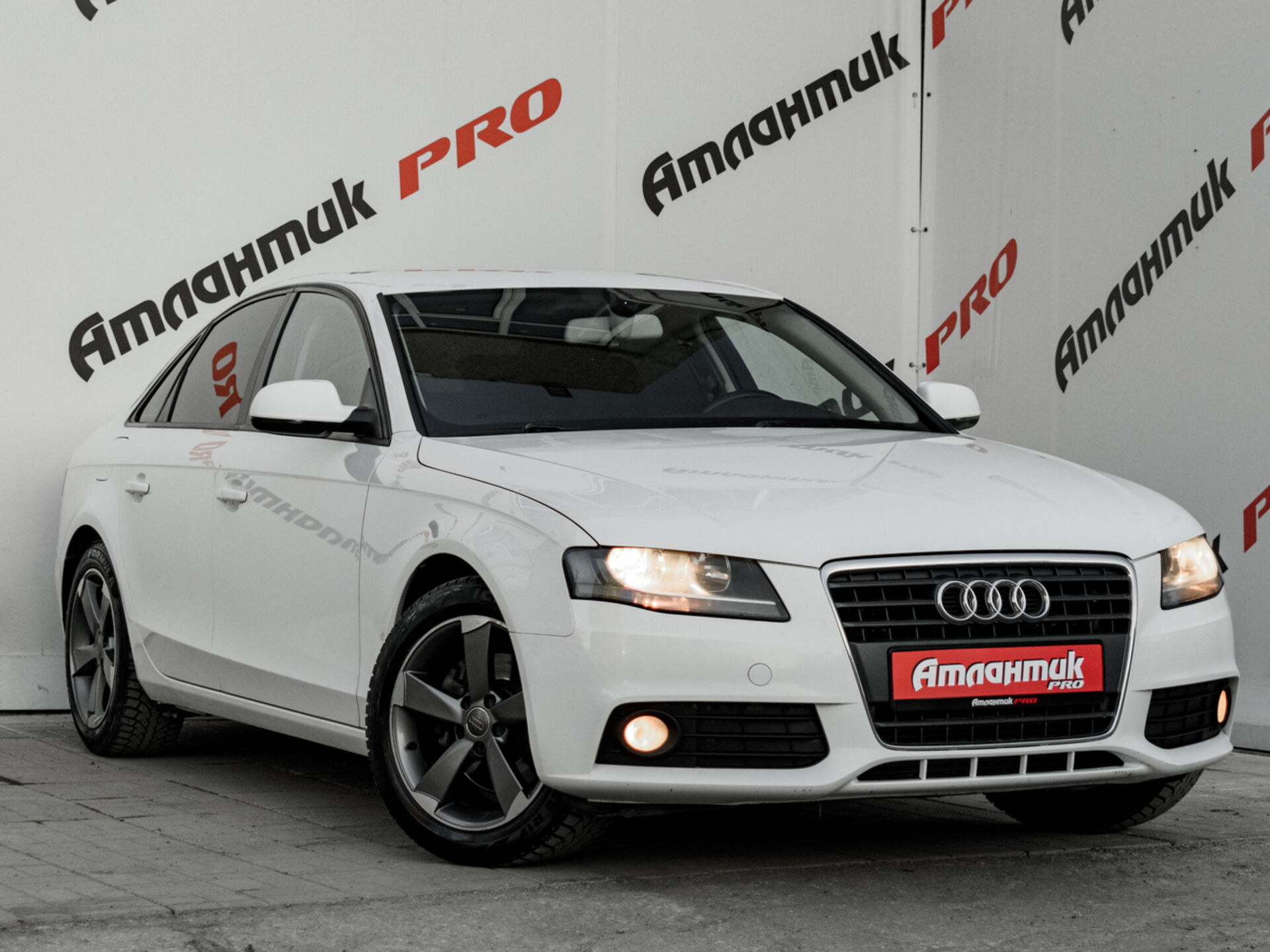 Купить Audi A4 1.8 MT (120 л.с.), 2011 в Екатеренбурге