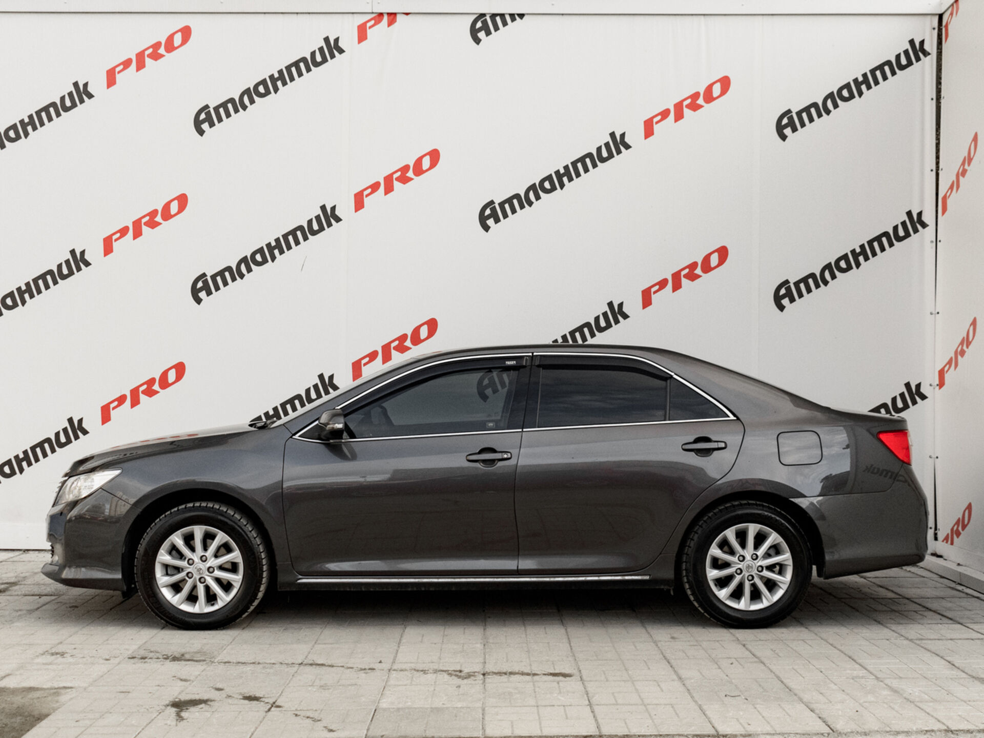 Купить Toyota Camry 2.5 AT (181 л.с.), 2013 в Екатеренбурге