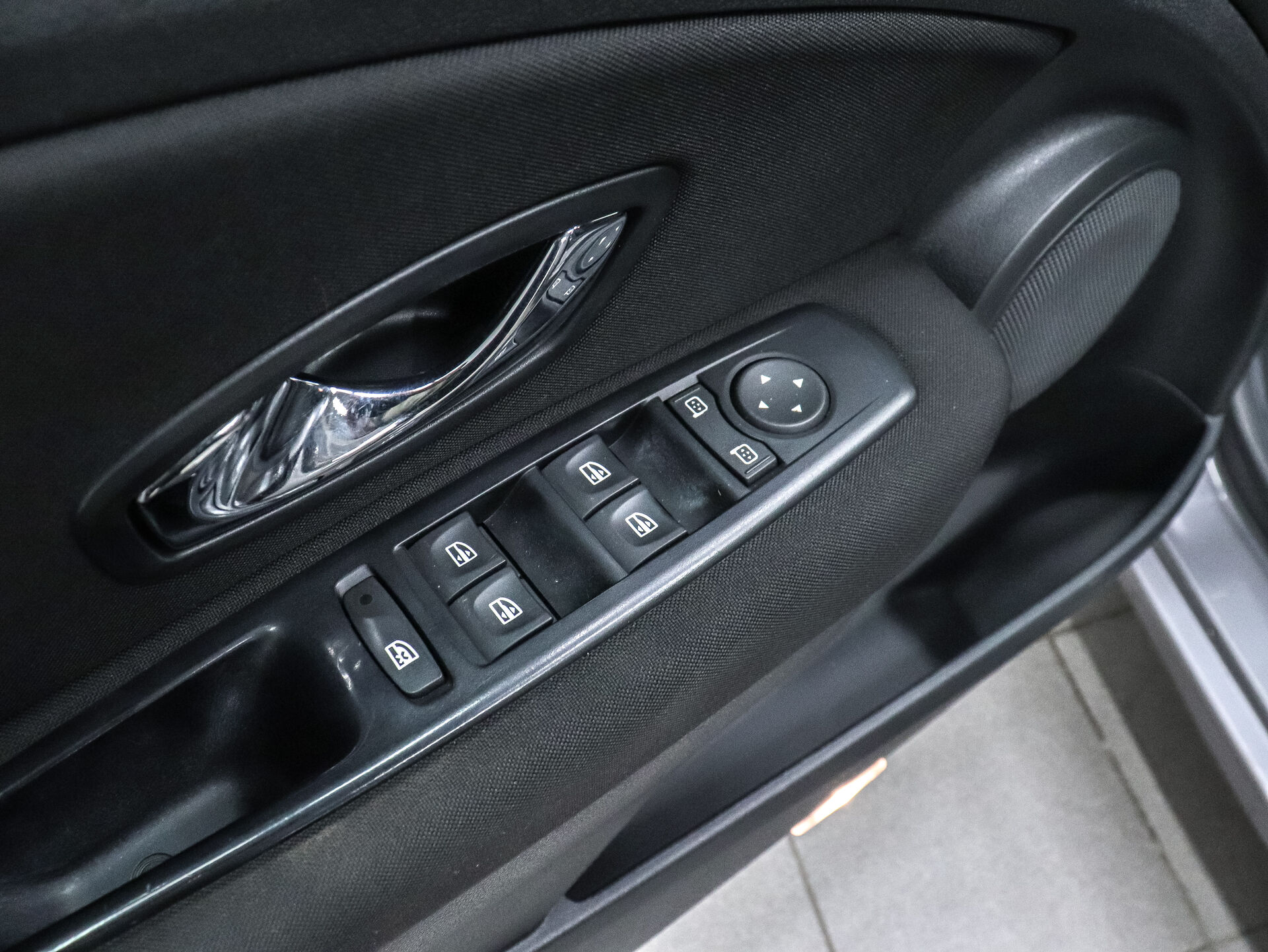 Renault Fluence 2012 7