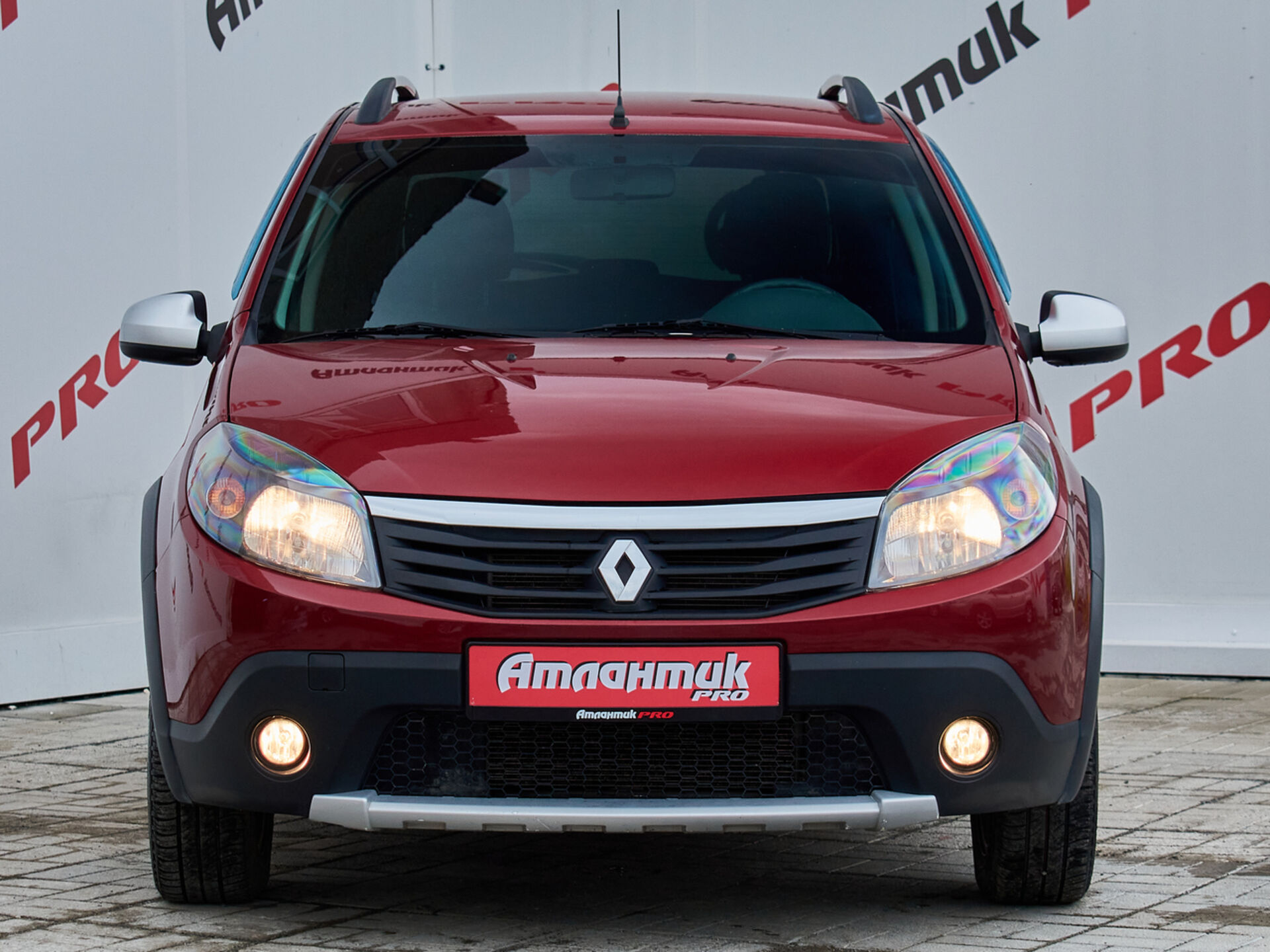Купить Renault Sandero Stepway 1.6 AT (103 л.с.), 2013 в Екатеренбурге