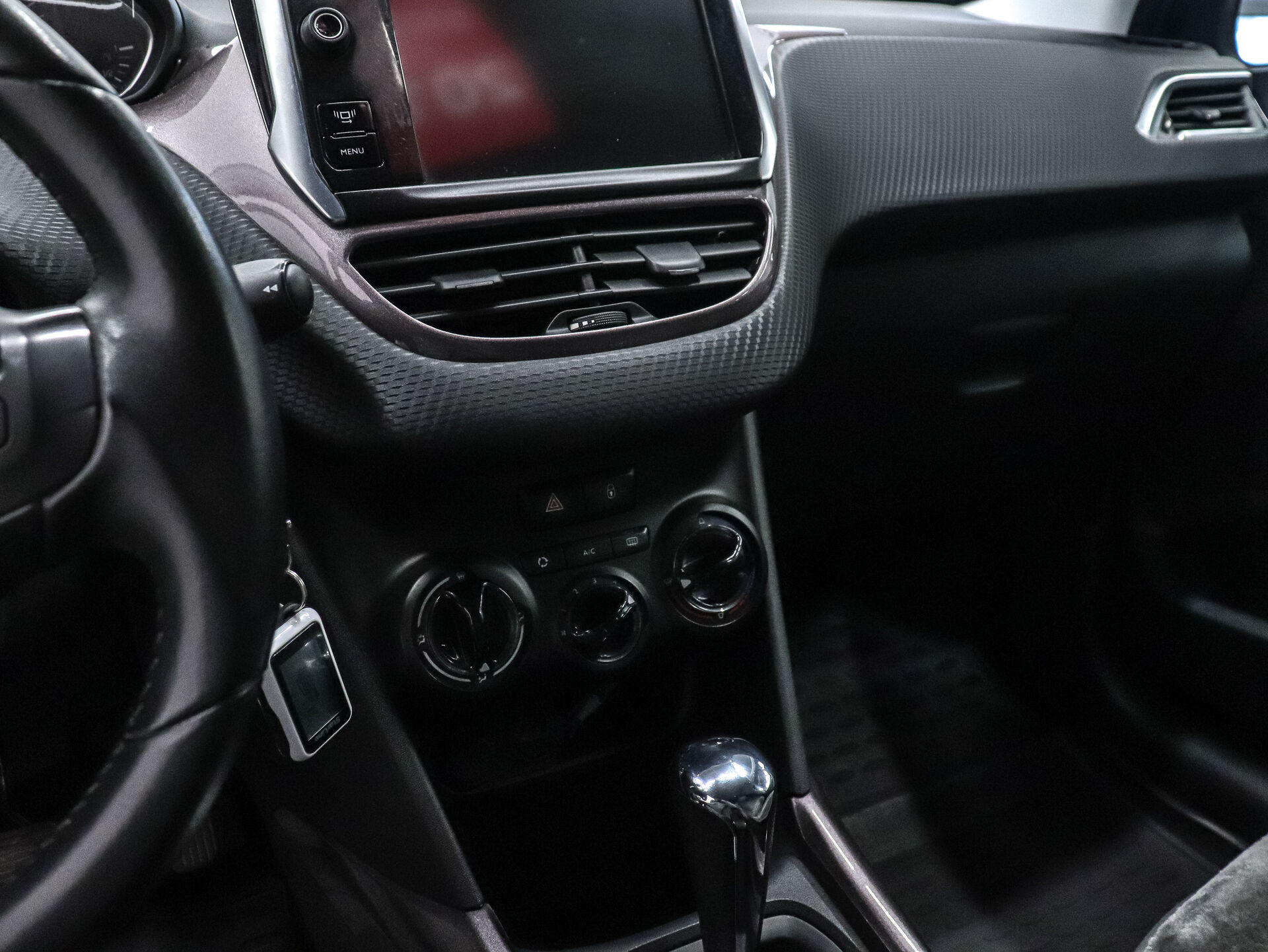 Peugeot 2008 2014 13