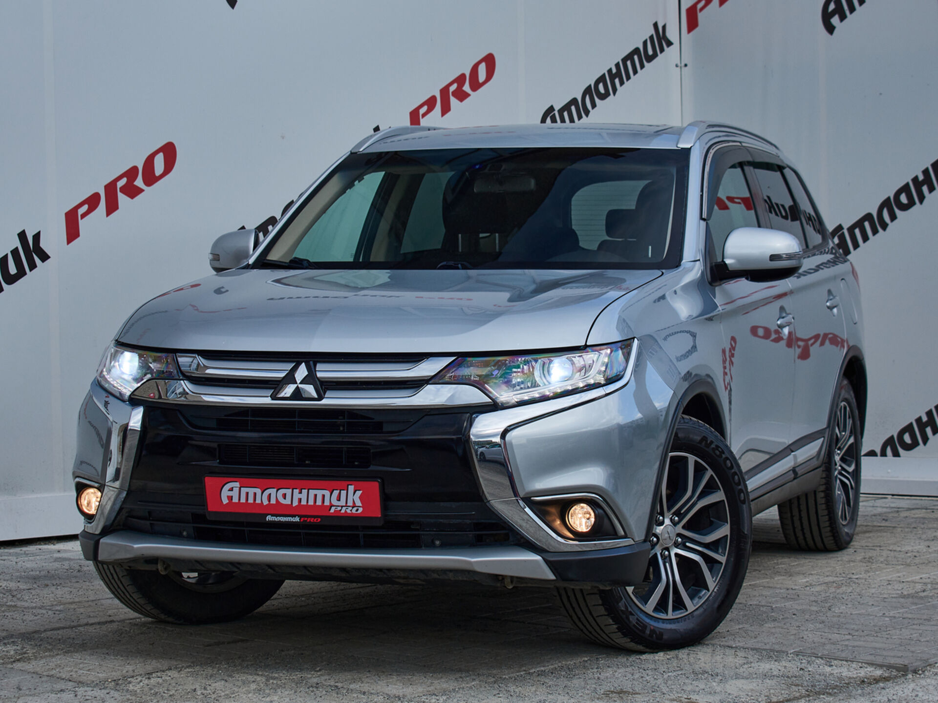 Купить Mitsubishi Outlander 2.0 CVT (146 л.с.) 4WD, 2017 в Екатеренбурге