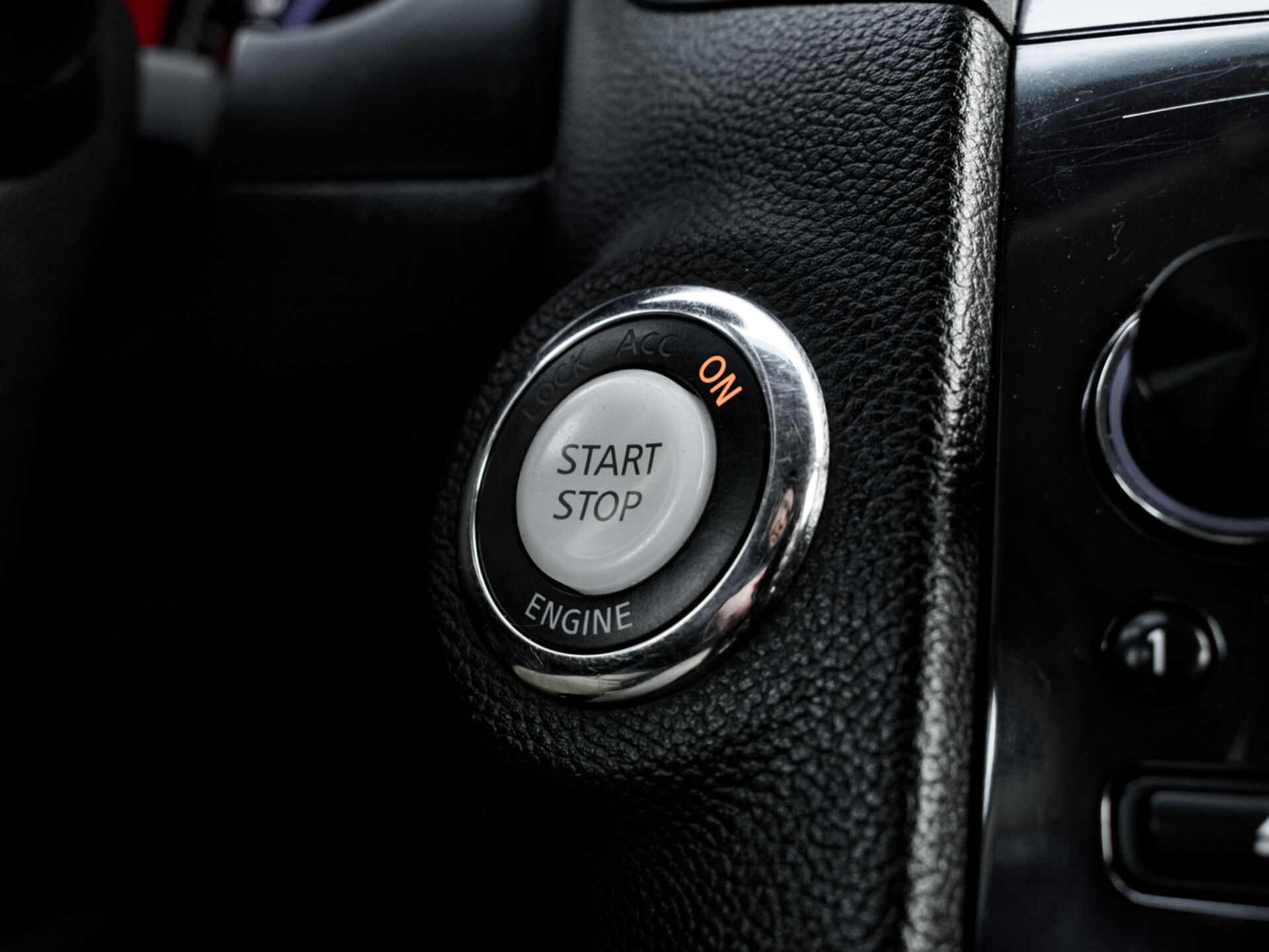 Купить Infiniti FX FX37 3.7 AT (333 л.с.) 4WD, 2010 в Екатеренбурге