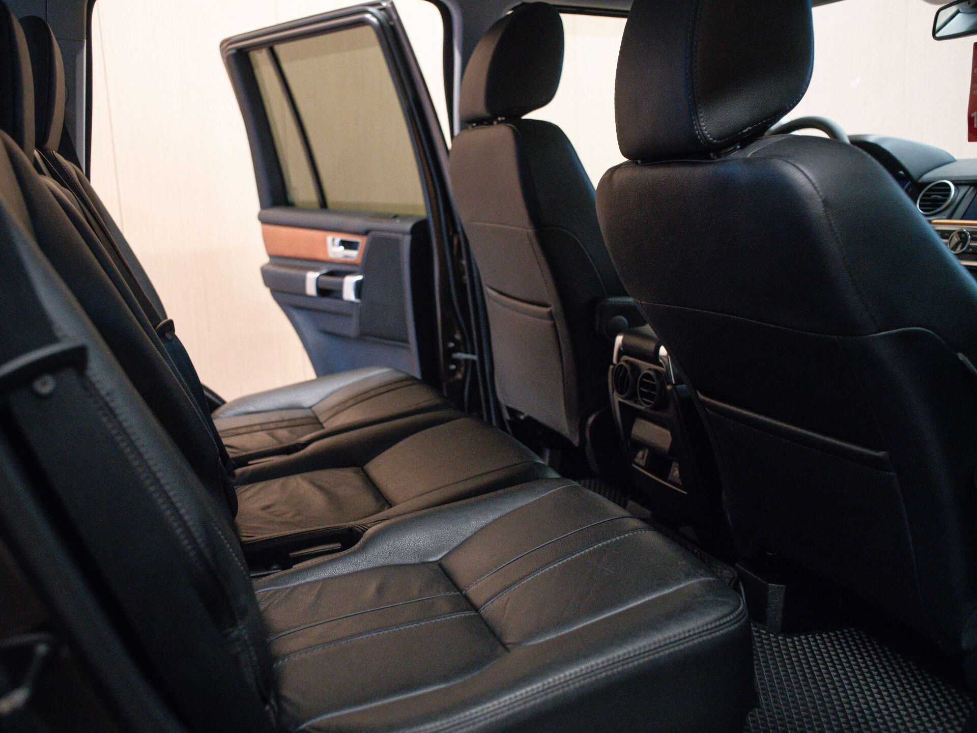 Land Rover Discovery 2012 29