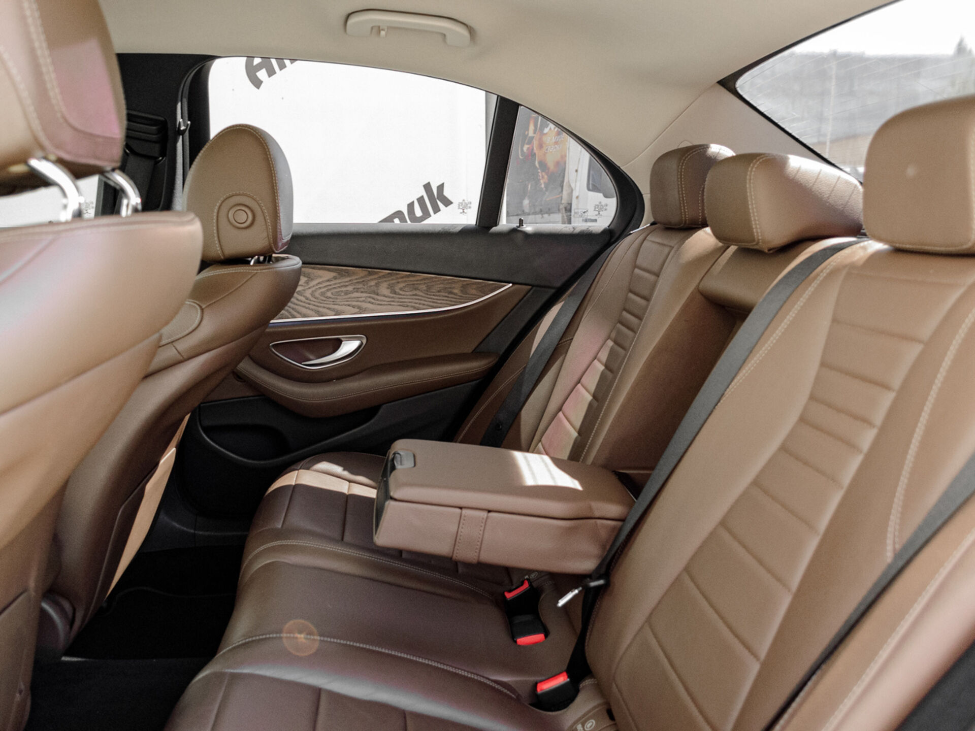 Купить Mercedes-Benz E-Класс 200 2.0 AT (184 л.с.), 2016 в Екатеренбурге
