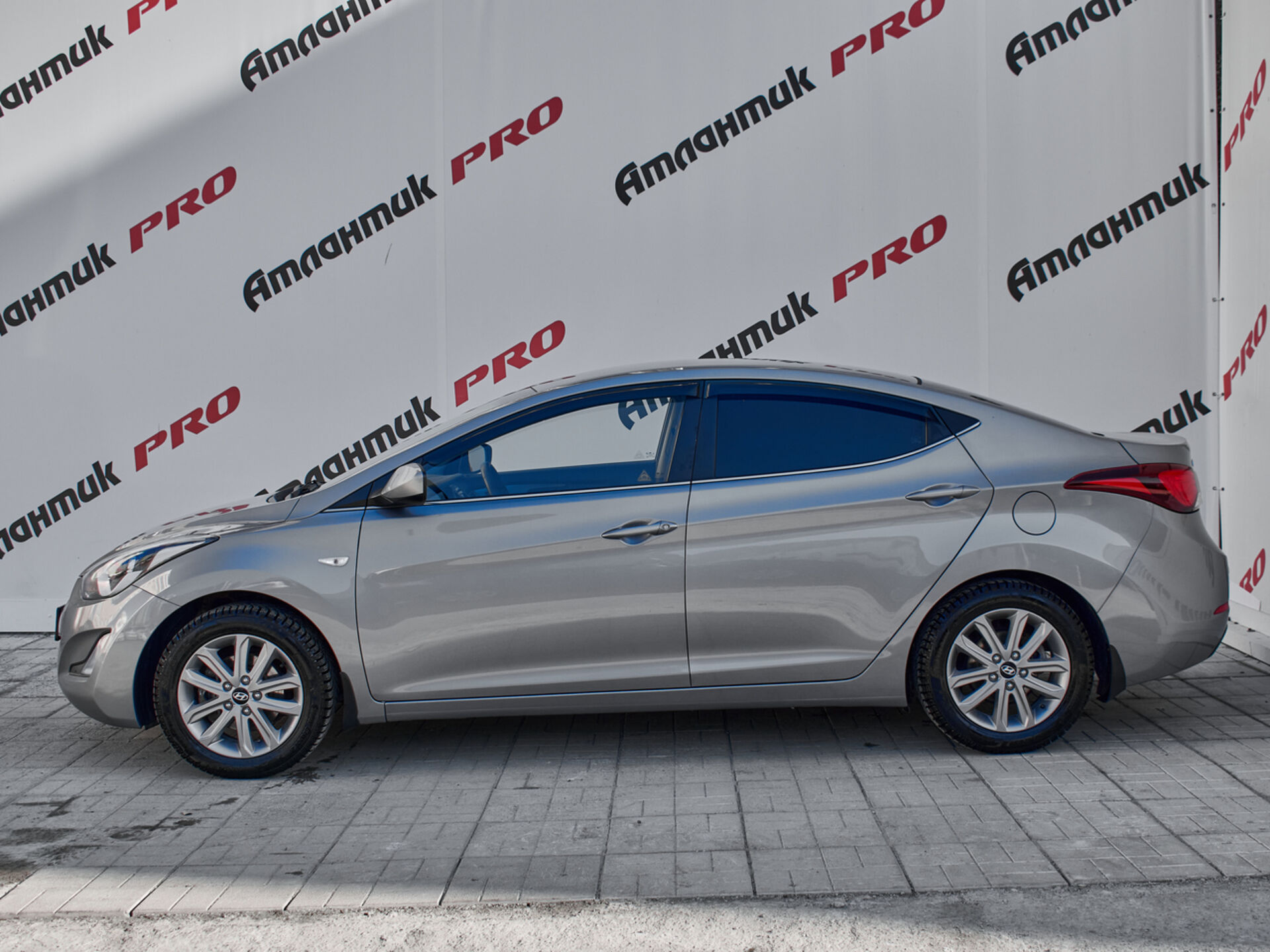 Купить Hyundai Elantra 1.6 AT (132 л.с.), 2015 в Екатеренбурге