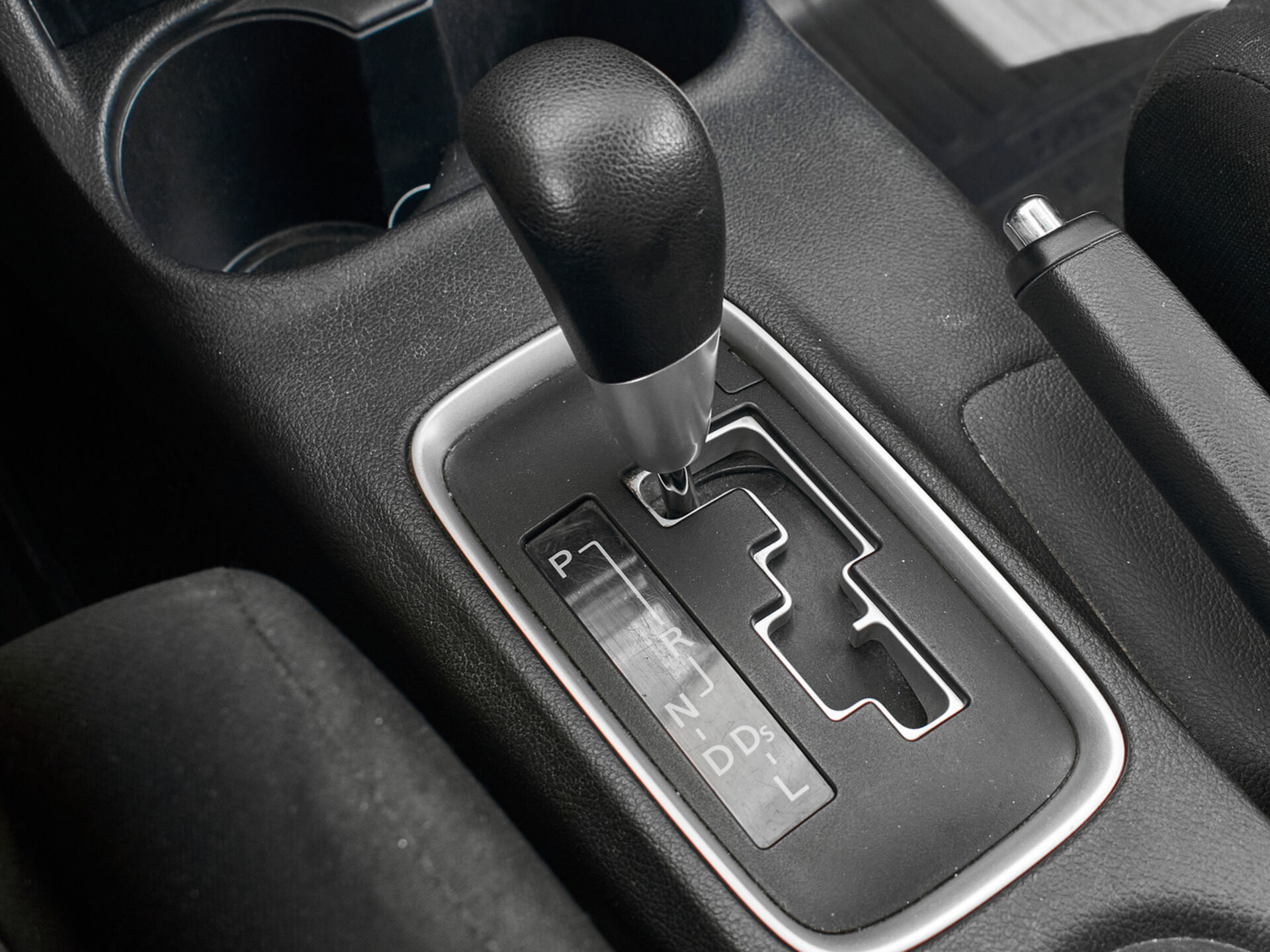 Купить Mitsubishi Outlander 2.0 CVT (146 л.с.), 2014 в Екатеренбурге