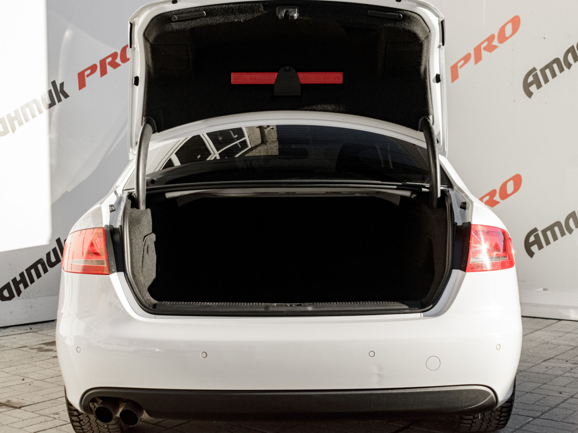 Купить Audi A4 1.8 MT (120 л.с.), 2011 в Екатеренбурге