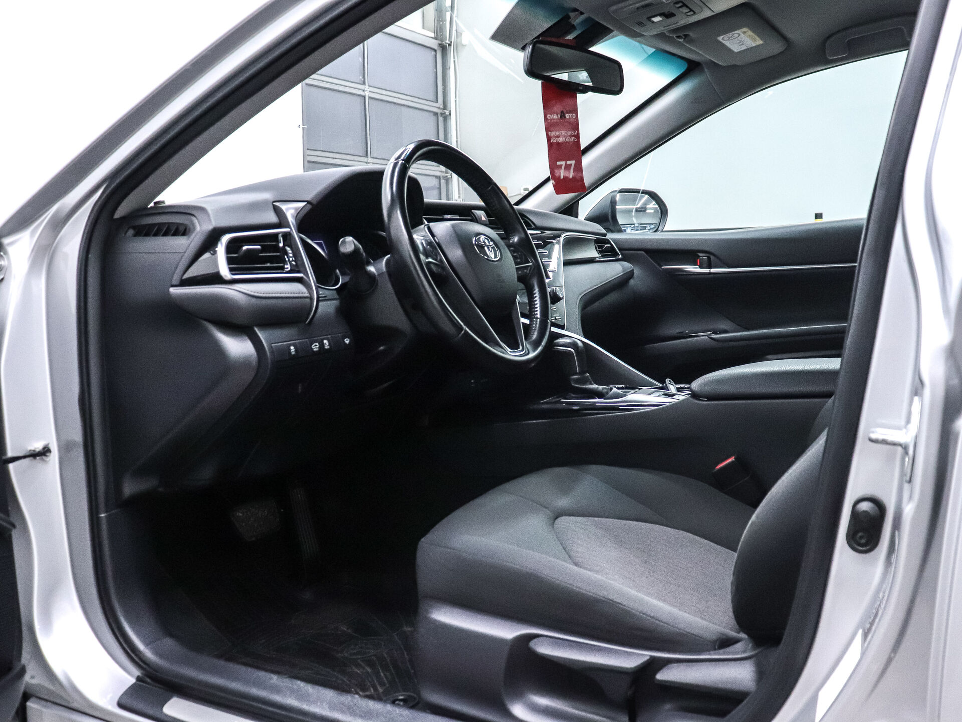 Toyota Camry 2019 10