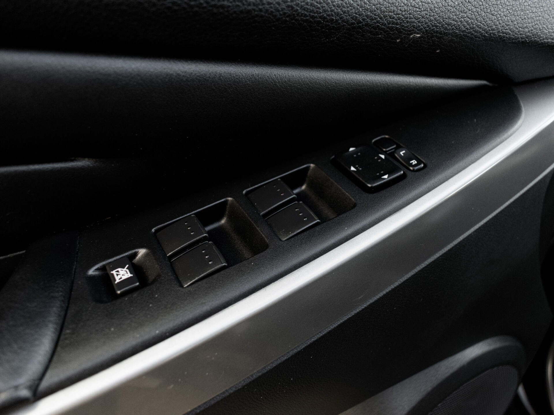 Купить Mazda CX-7 2.5 AT (163 л.с.), 2011 в Екатеренбурге