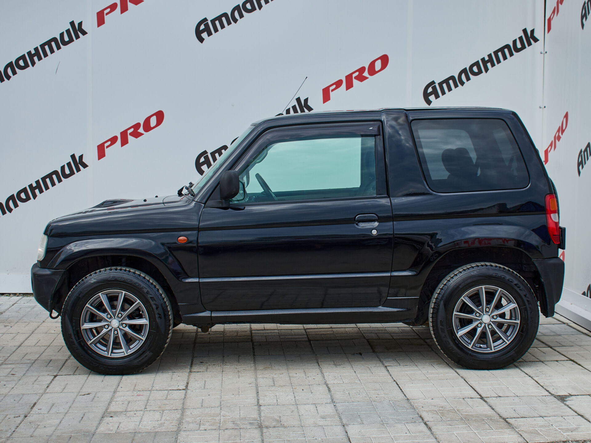 Купить Mitsubishi Pajero Mini 0.7 MT (64 л.с.) 4WD, 2006 в Екатеренбурге