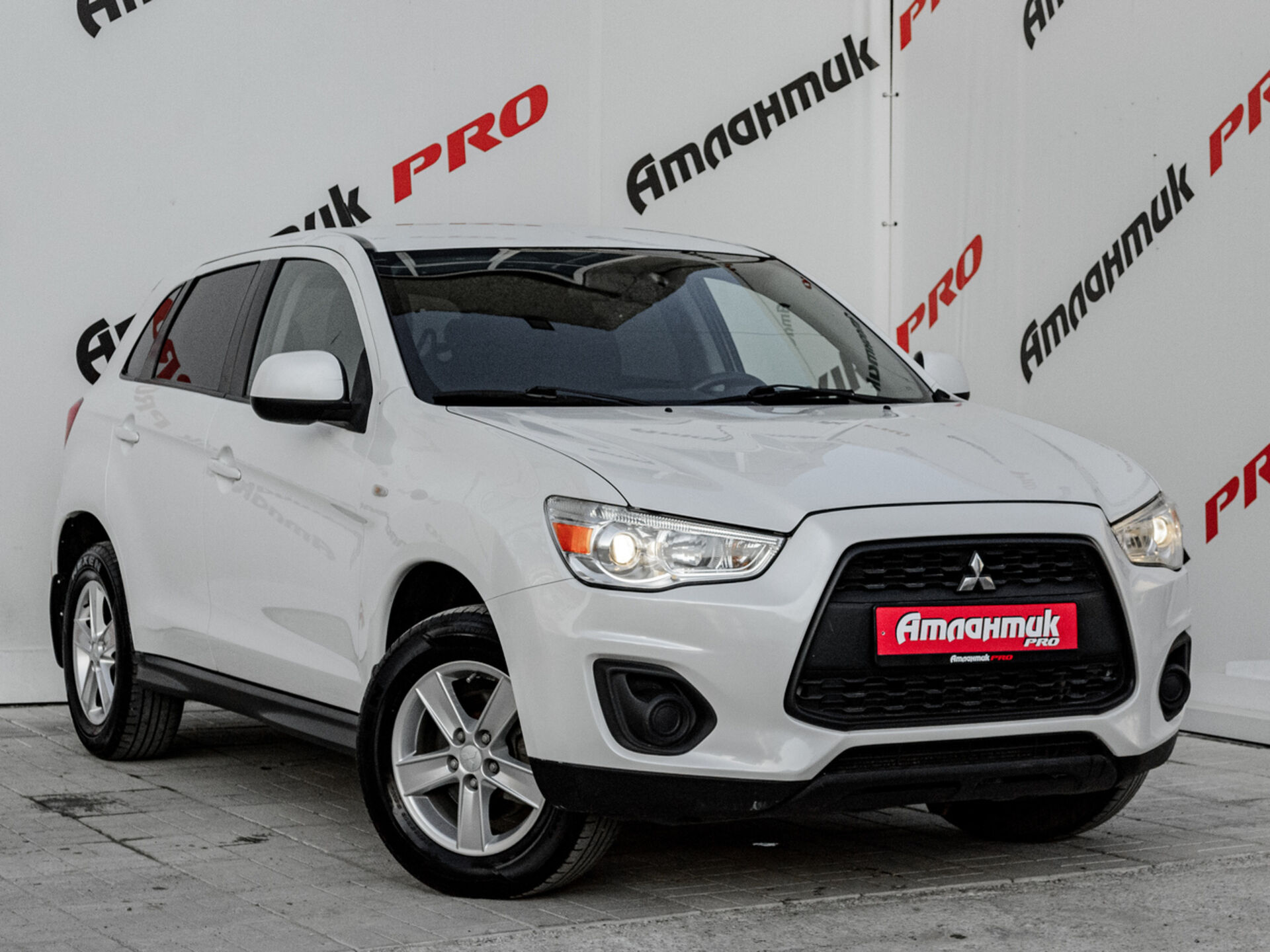 Купить Mitsubishi ASX 1.6 MT (117 л.с.), 2013 в Екатеренбурге
