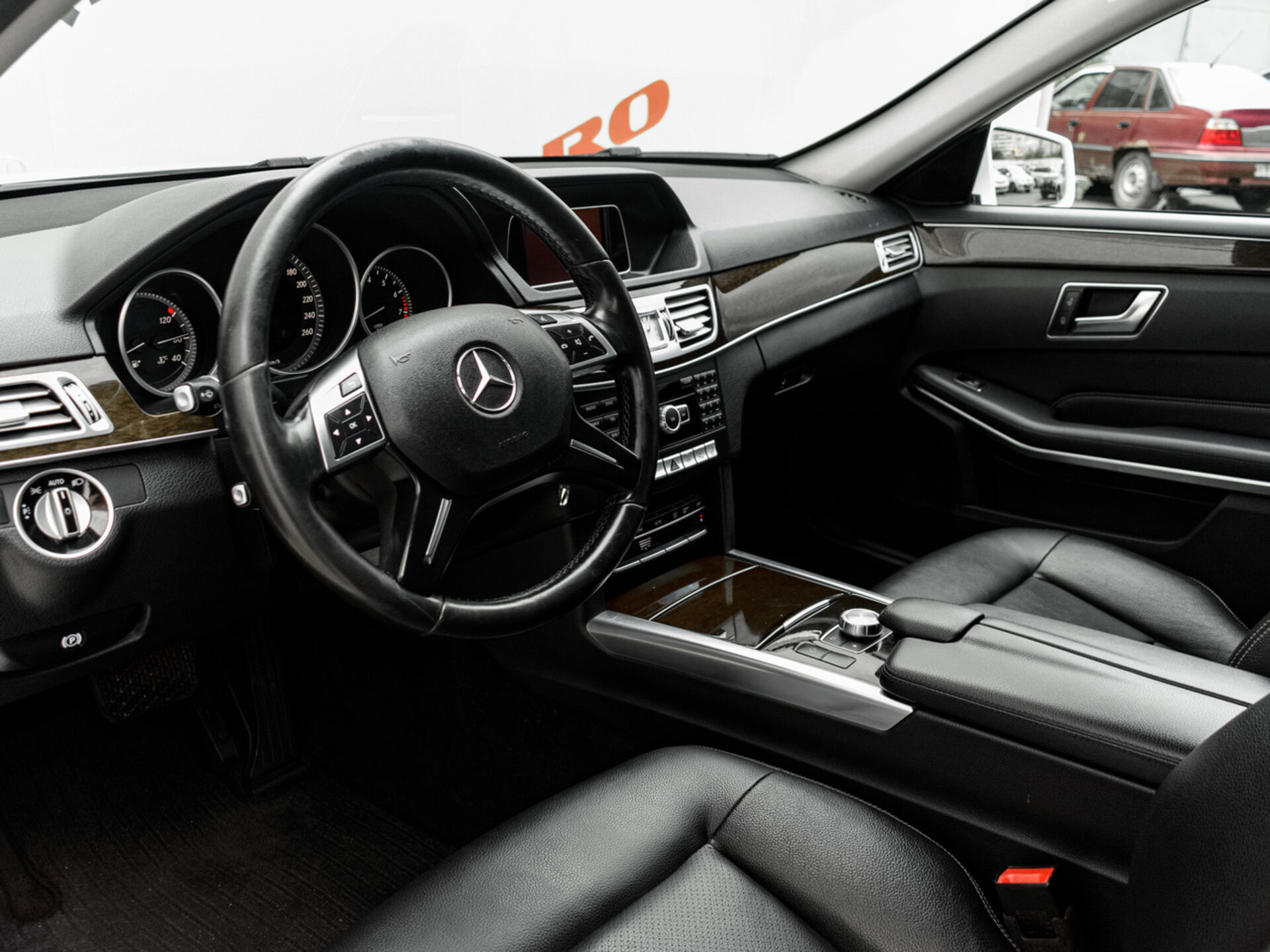 Купить Mercedes-Benz E-Класс 200 2.0 AT (184 л.с.), 2014 в Екатеренбурге