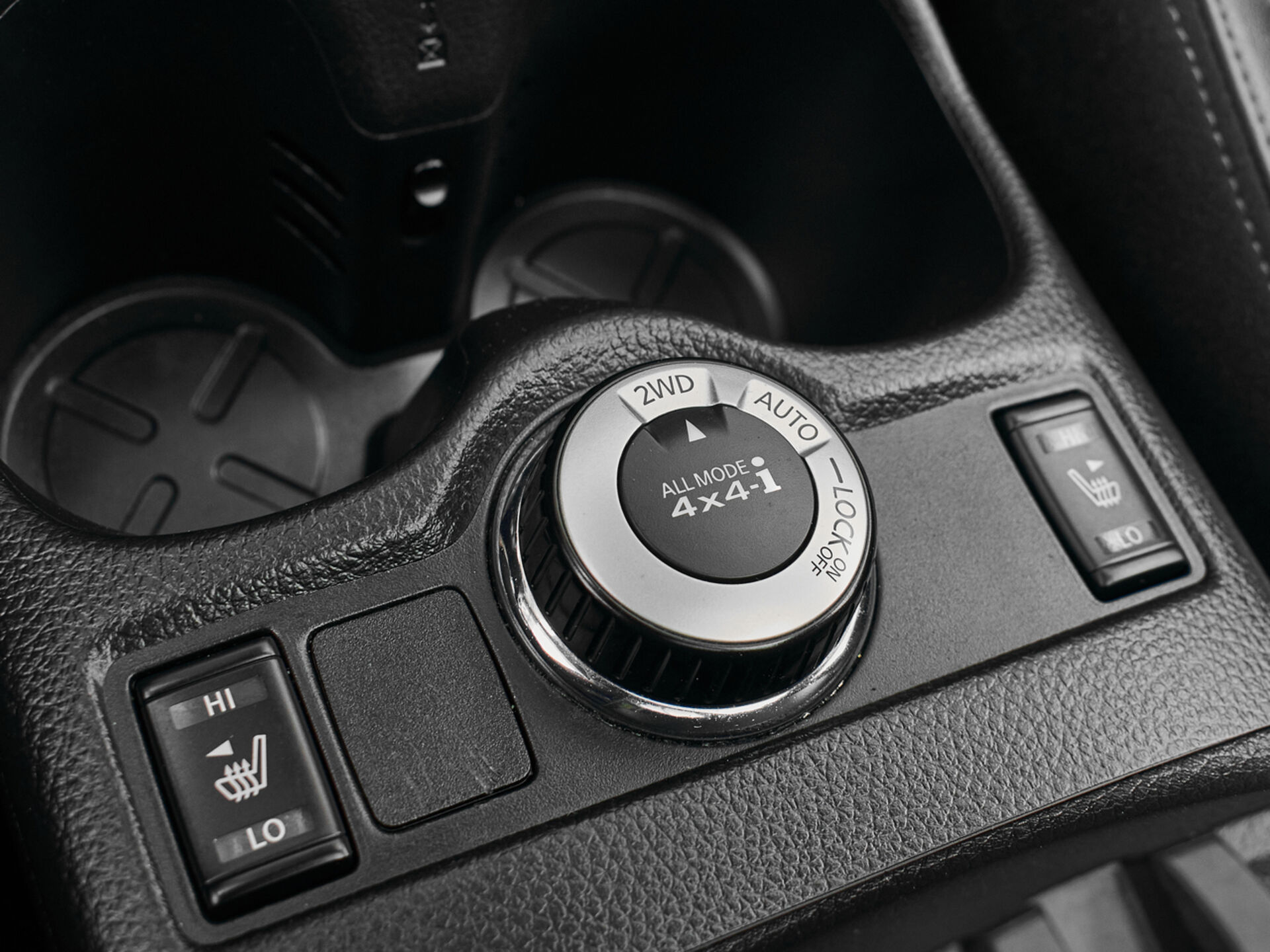 Купить Nissan Qashqai 2.0 CVT (144 л.с.) 4WD, 2016 в Екатеренбурге