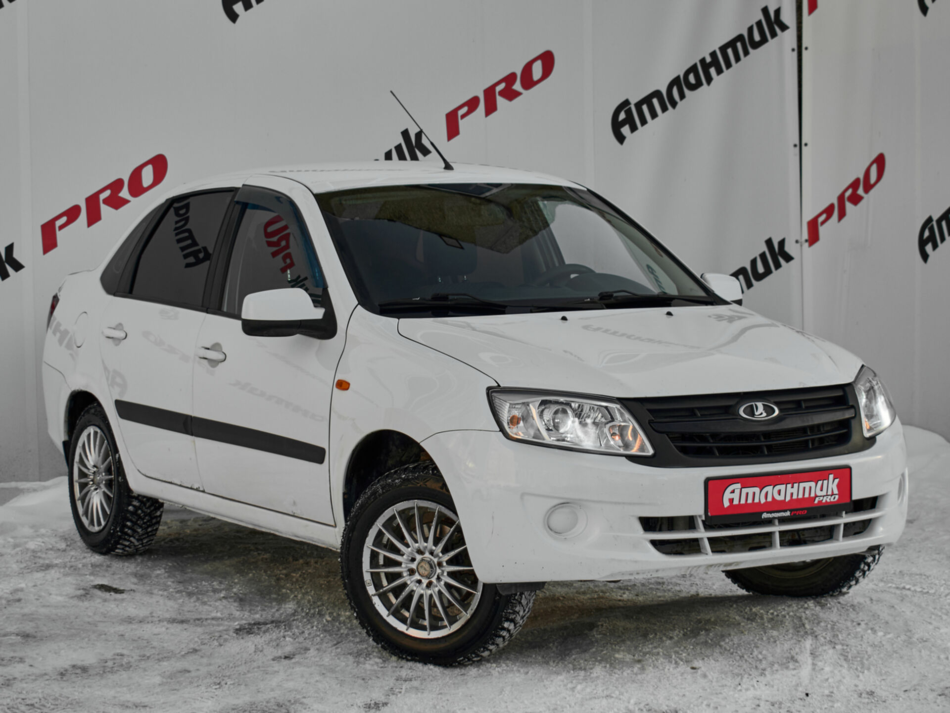 Купить Lada (ВАЗ) Granta 1.6 AT (98 л.с.), 2014 в Екатеренбурге