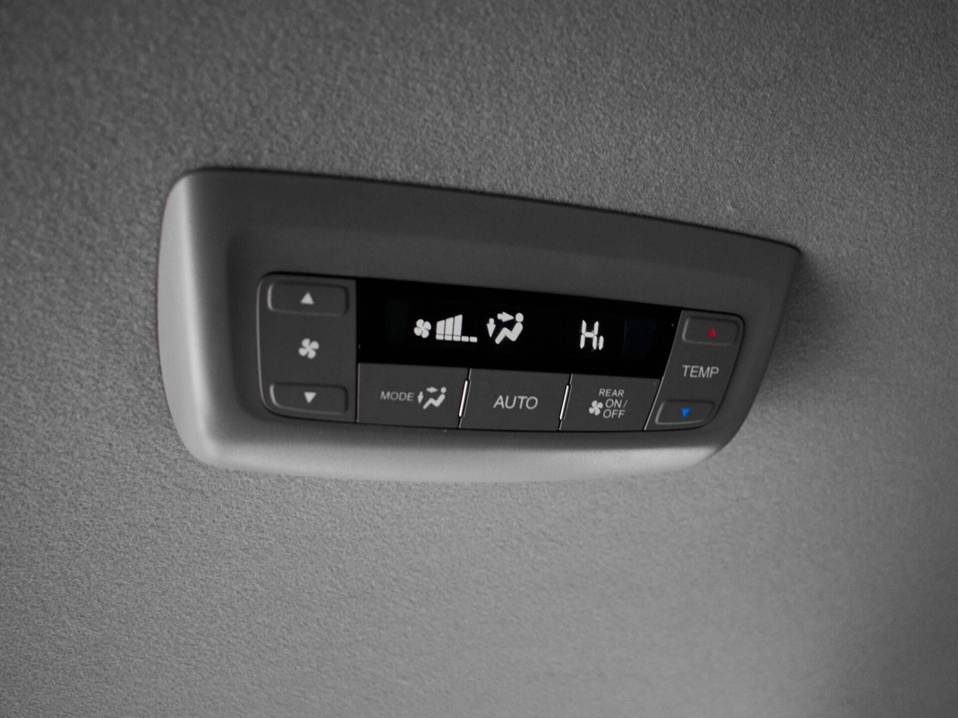 Купить Honda Stepwgn Spada 1.5 CVT (150 л.с.) 4WD, 2016 в Екатеренбурге