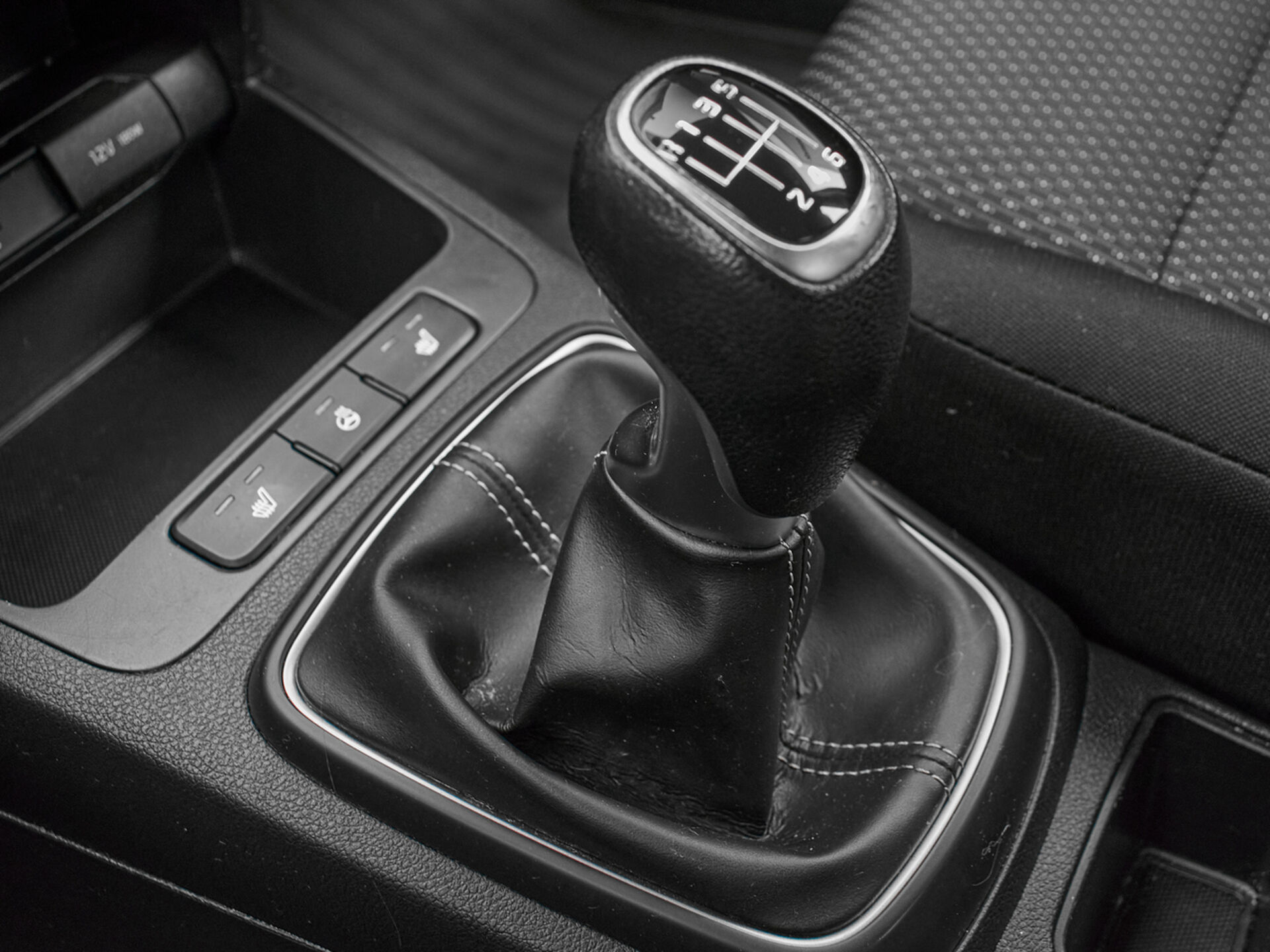 Купить Kia Rio X-Line 1.4 MT (100 л.с.), 2020 в Екатеренбурге