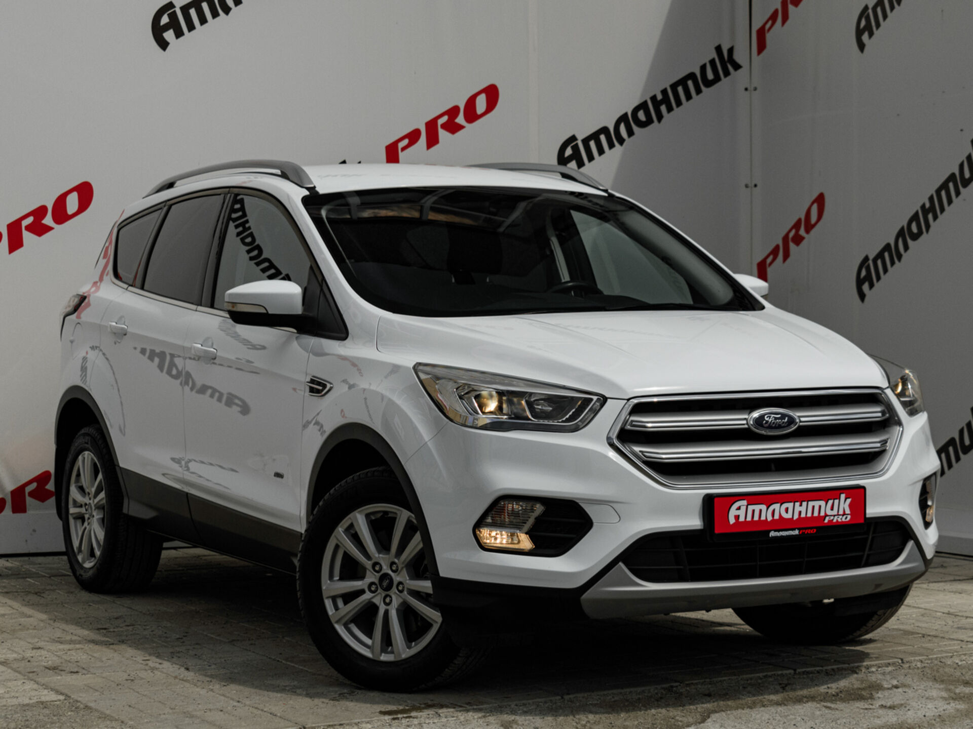 Купить Ford Kuga 1.5 AT (150 л.с.) 4WD, 2017 в Екатеренбурге