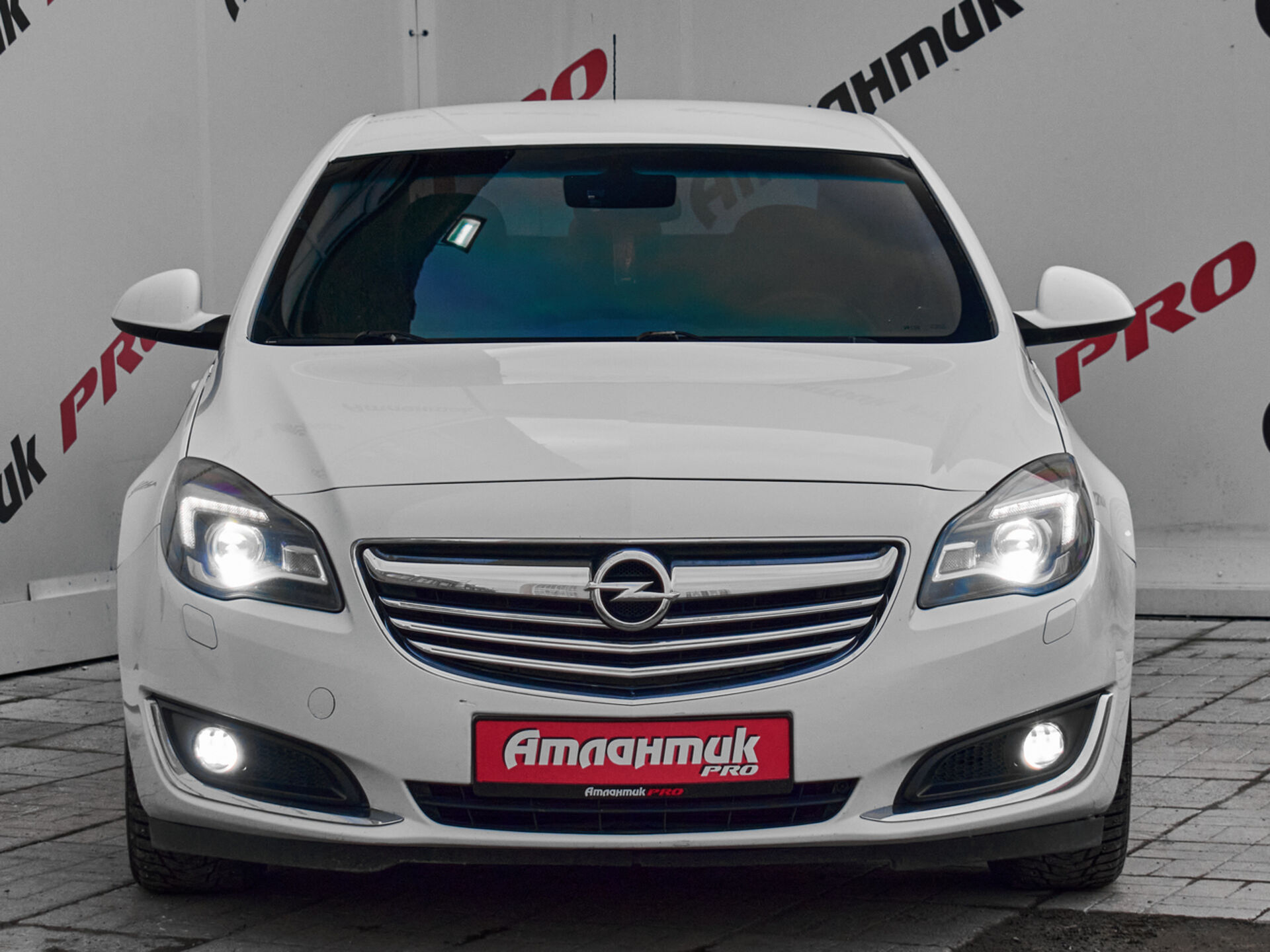 Купить Opel Insignia 1.6 AT (170 л.с.), 2014 в Екатеренбурге