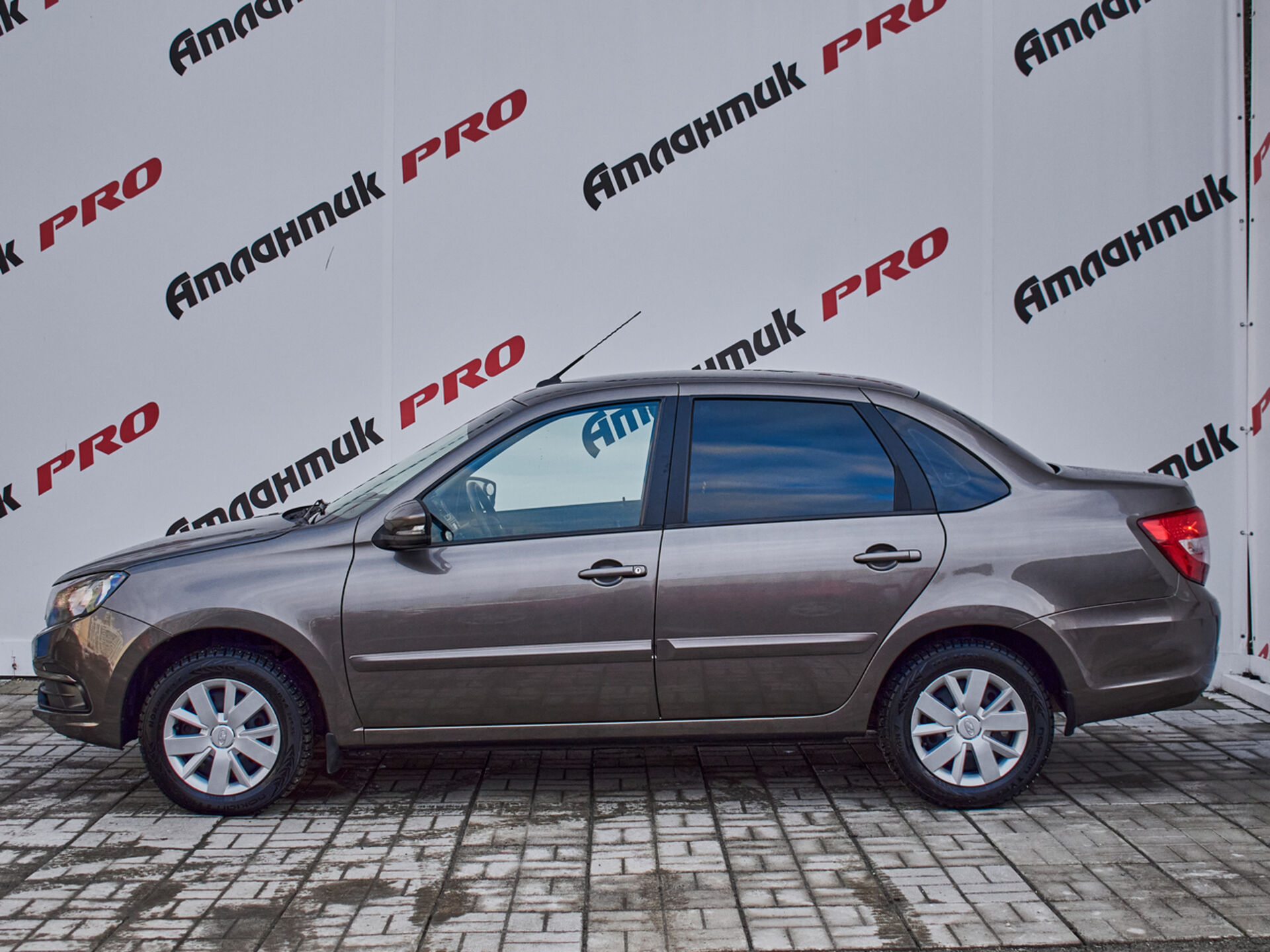 Купить Lada (ВАЗ) Granta 1.6 MT (106 л.с.), 2018 в Екатеренбурге