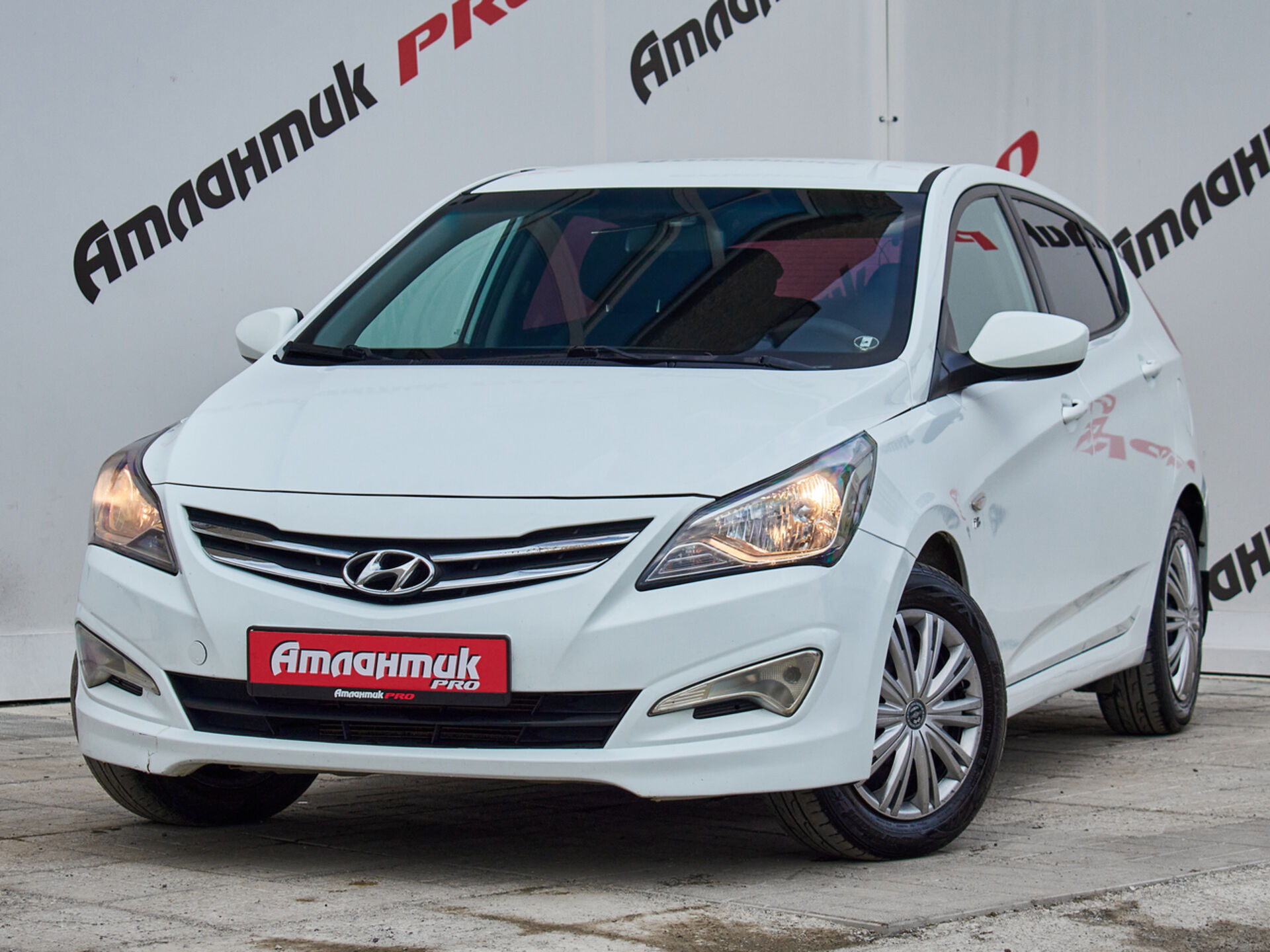 Купить Hyundai Solaris 1.6 MT (123 л.с.), 2016 в Екатеренбурге