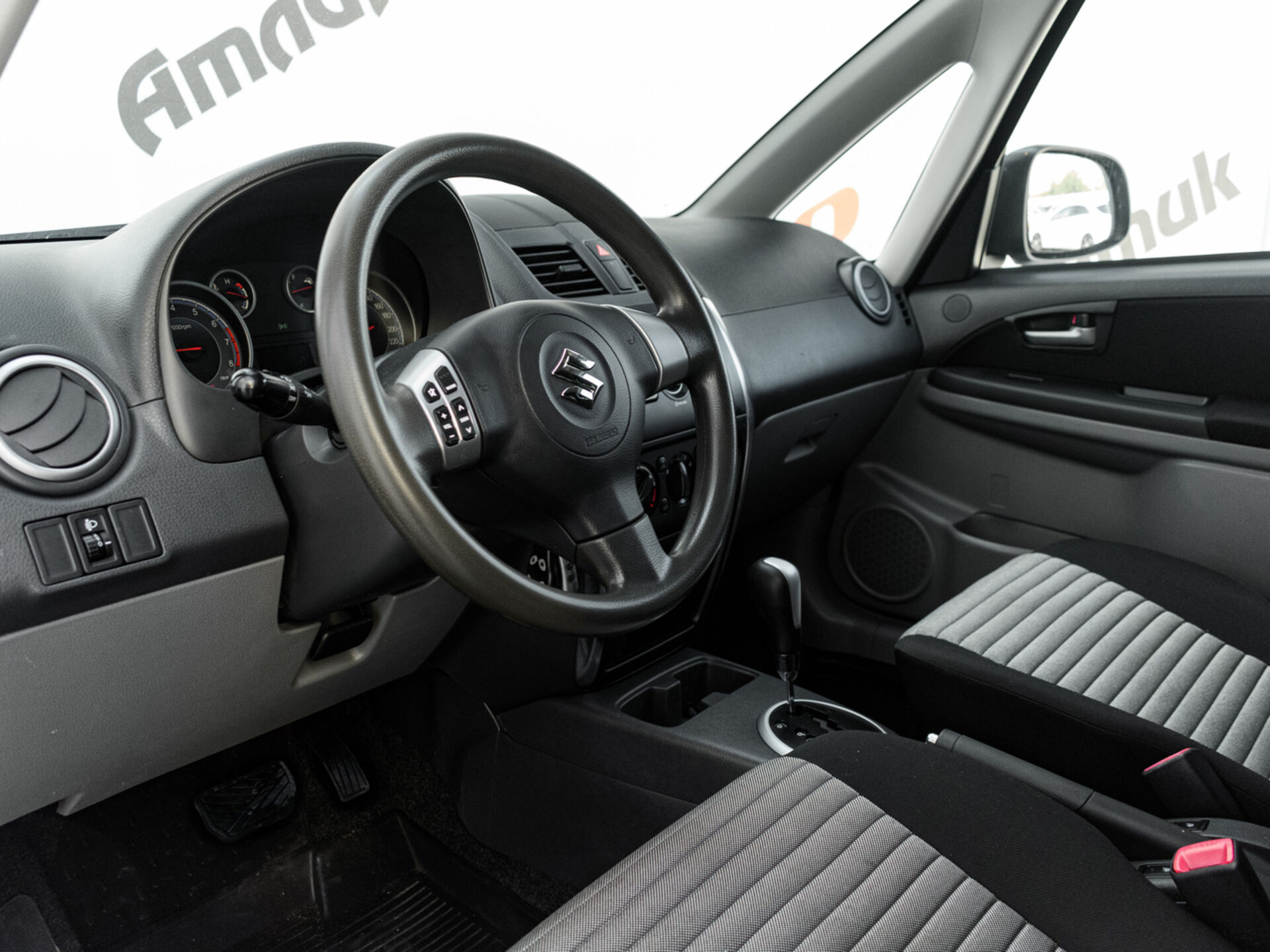 Купить Suzuki SX4 1.6 AT (112 л.с.), 2012 в Екатеренбурге