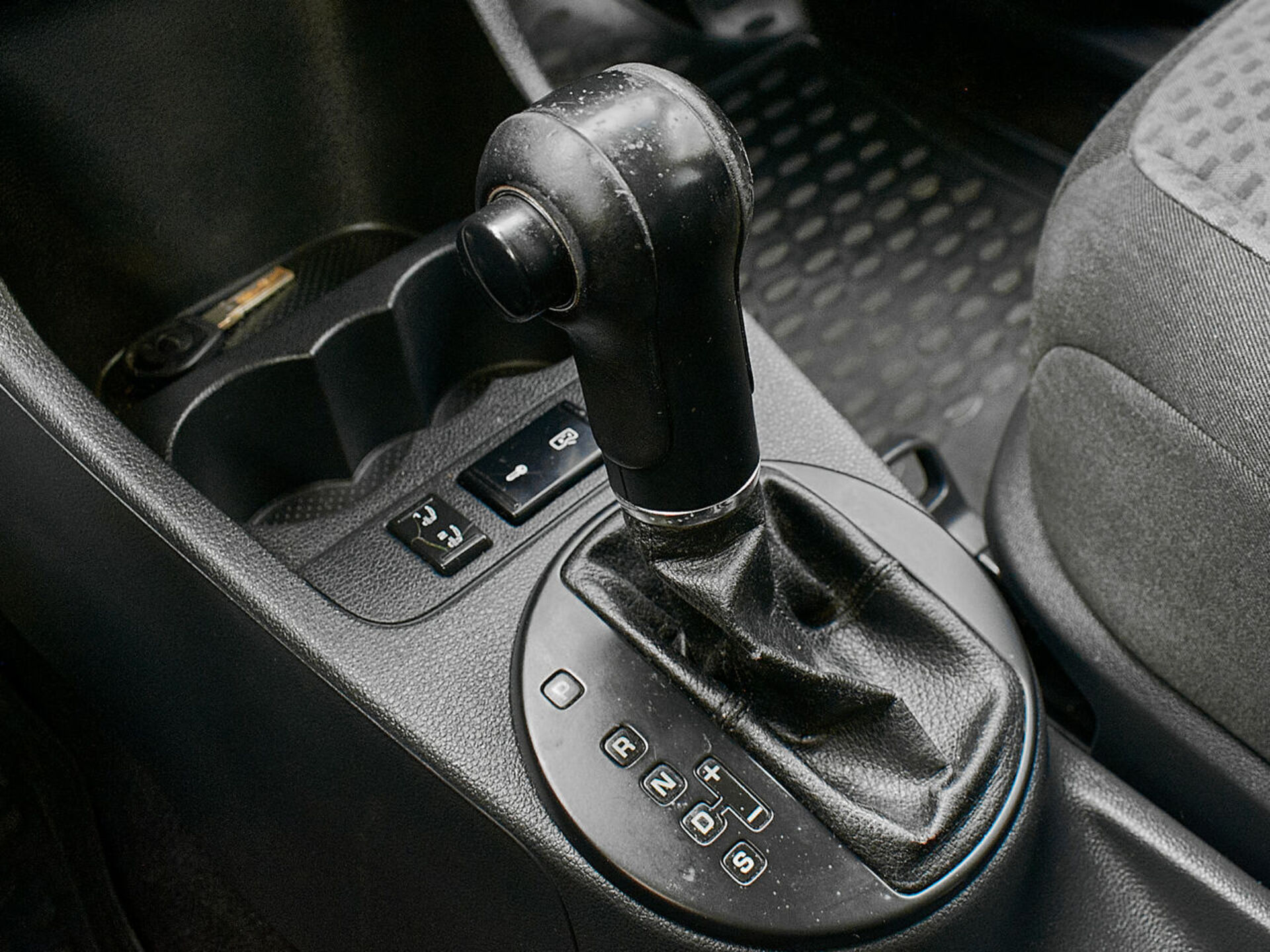 Купить Skoda Roomster 1.6 AT (105 л.с.), 2011 в Екатеренбурге