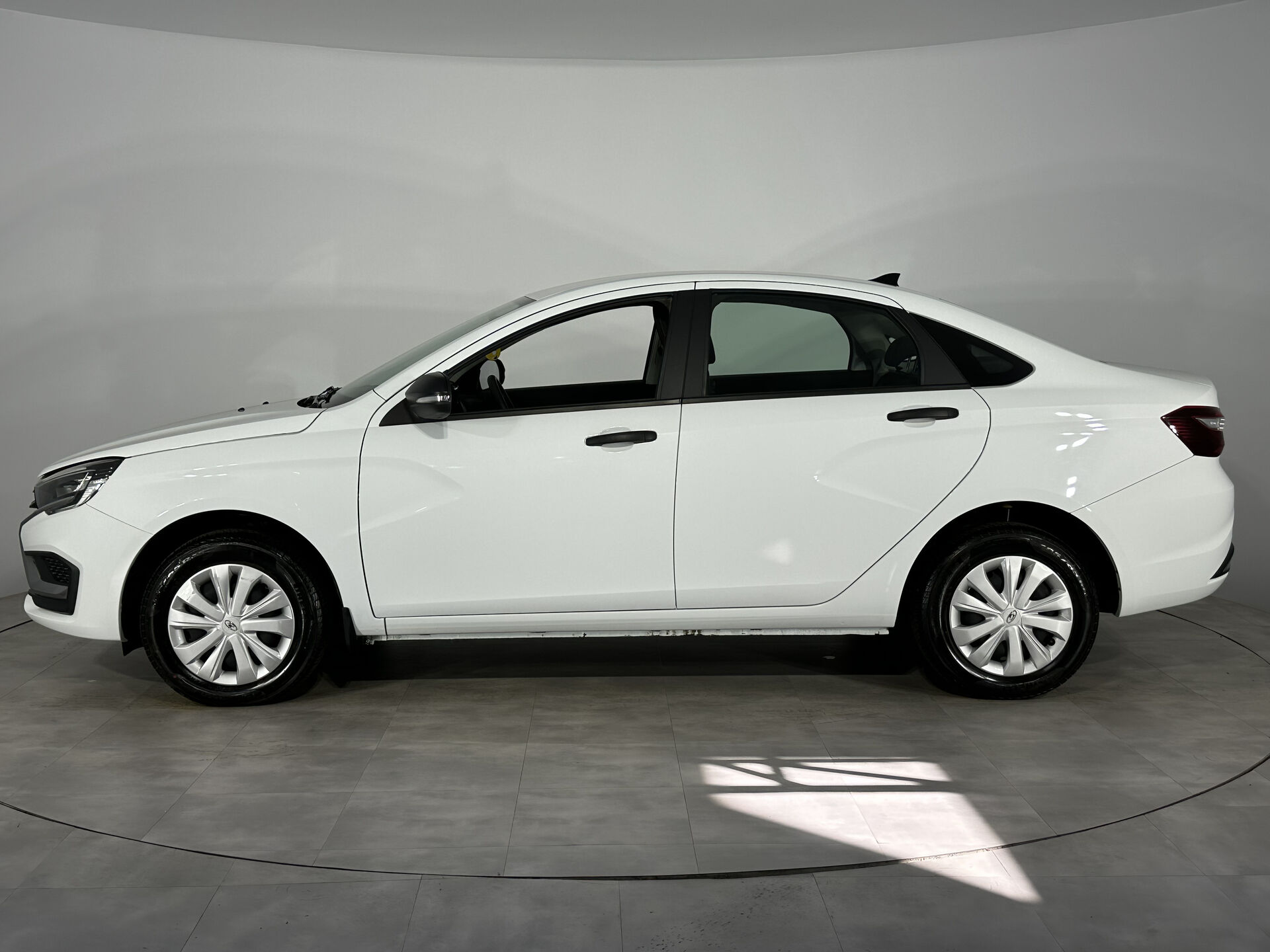 Lada Vesta Life 2023 г.в., 27 000 км.