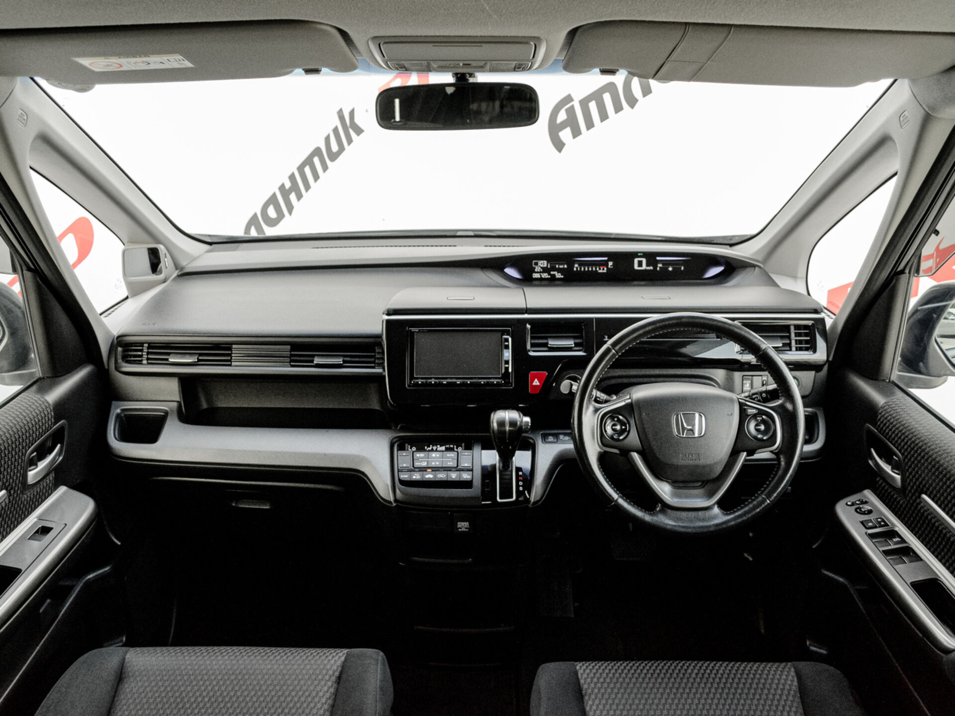Купить Honda Stepwgn Spada 1.5 CVT (150 л.с.), 2015 в Екатеренбурге